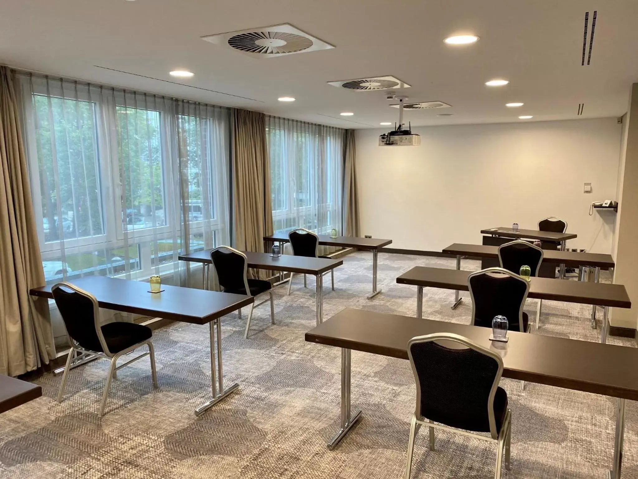 Meeting/conference room, Business Area/Conference Room in Crowne Plaza Hamburg-City Alster, an IHG Hotel