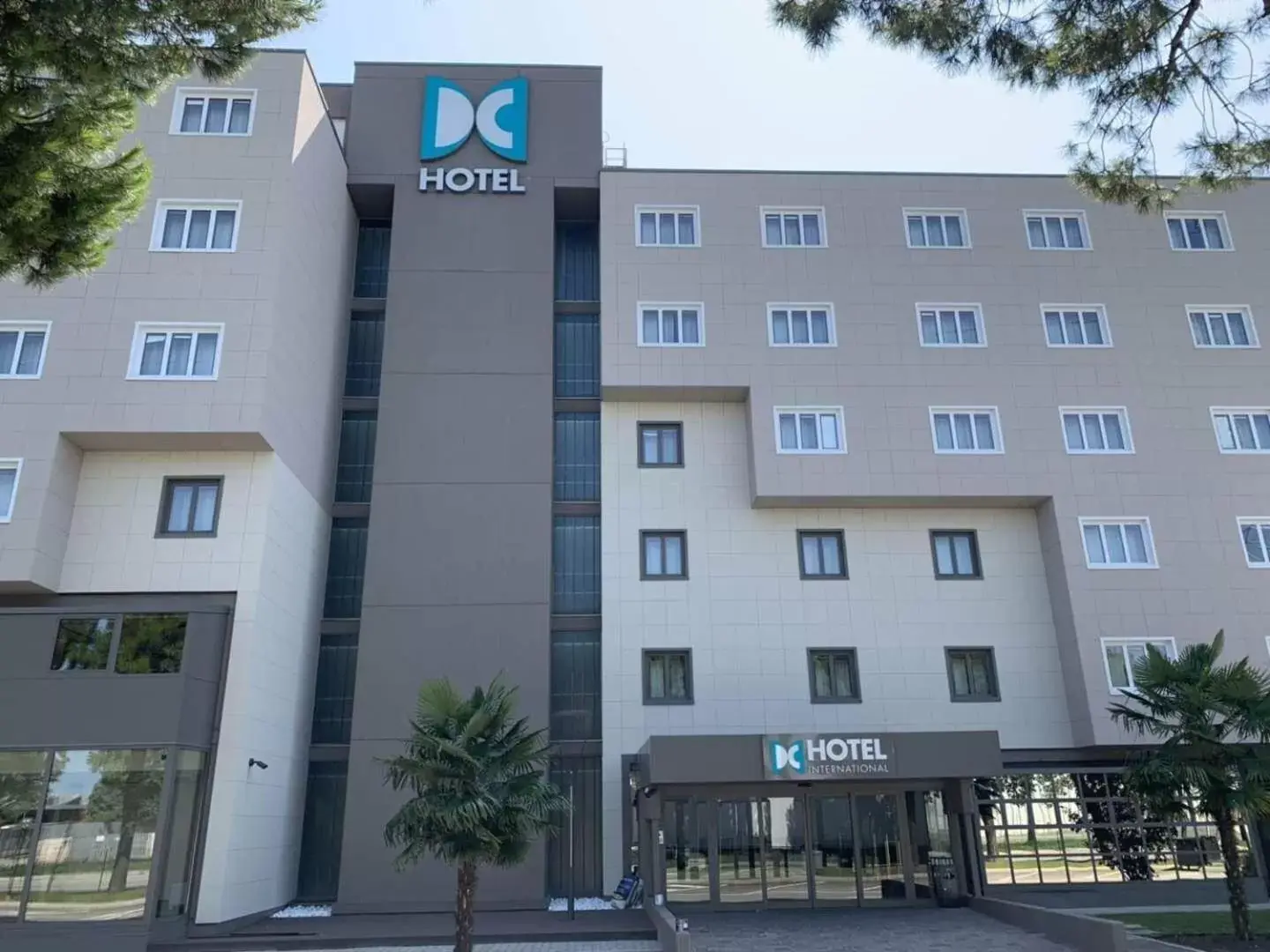 Facade/entrance, Property Building in DC HOTEL INTERNATIONAL