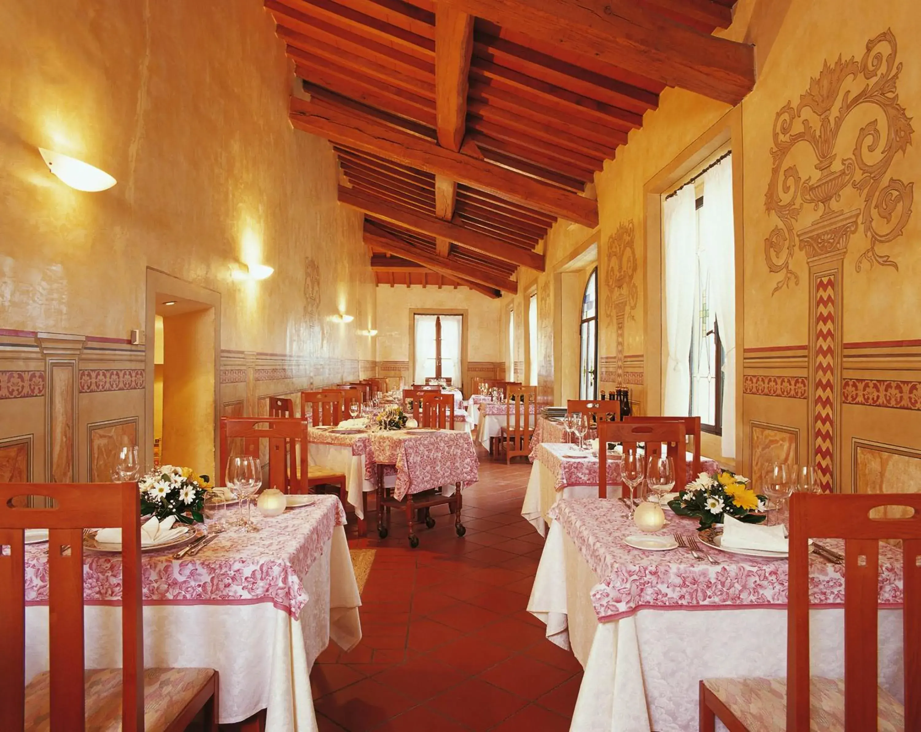 Restaurant/Places to Eat in Hotel Villa San Lucchese