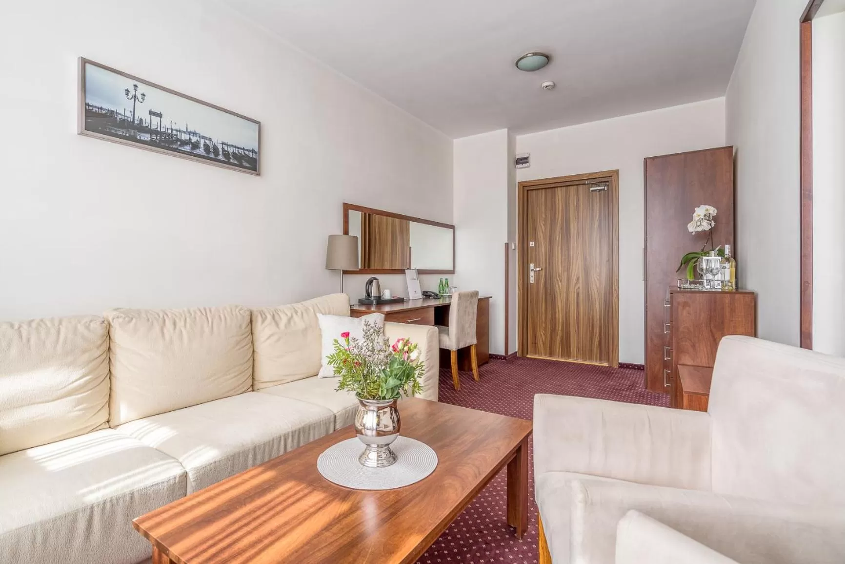 Photo of the whole room in Hotel Stork