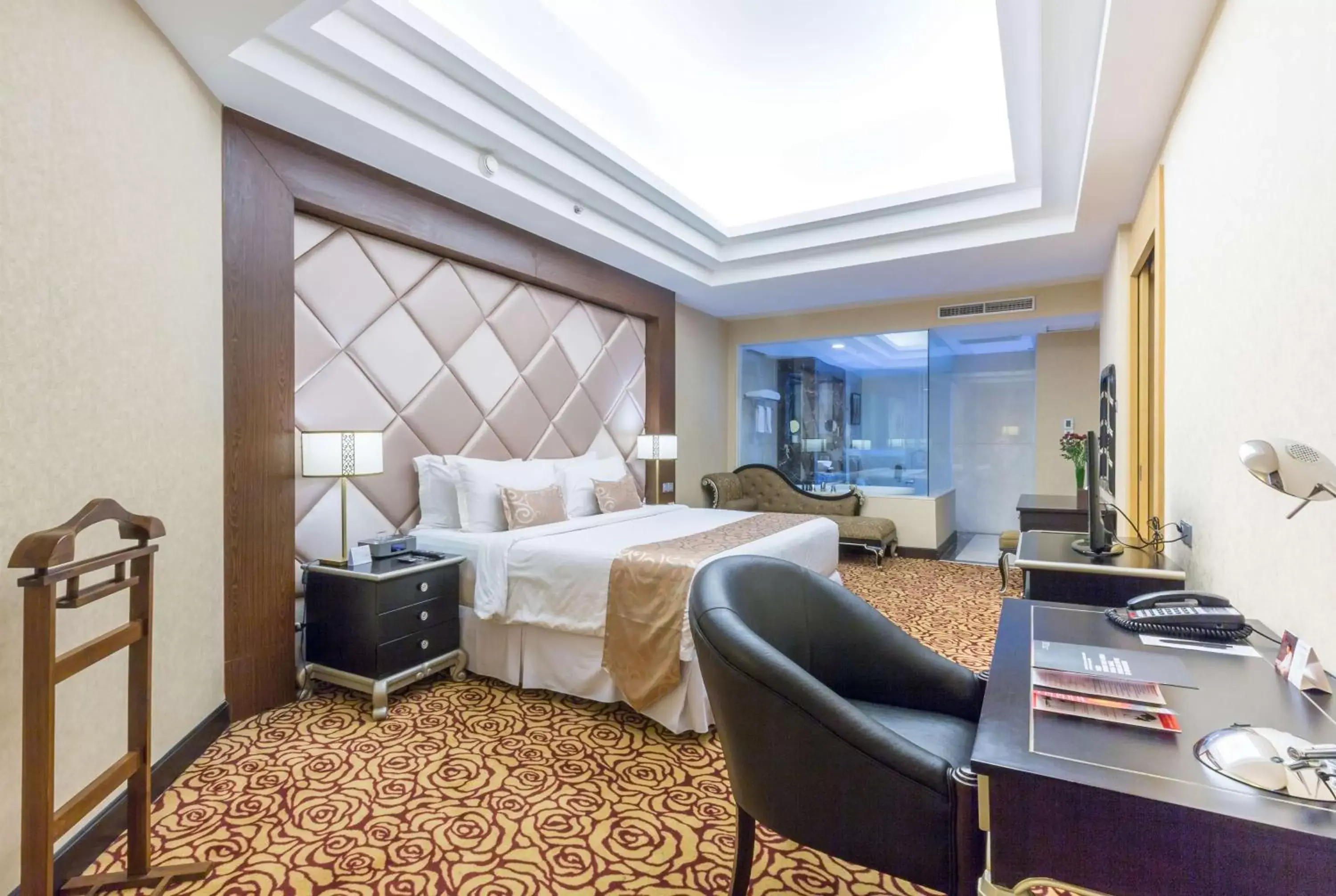 Photo of the whole room in Wyndham Surabaya