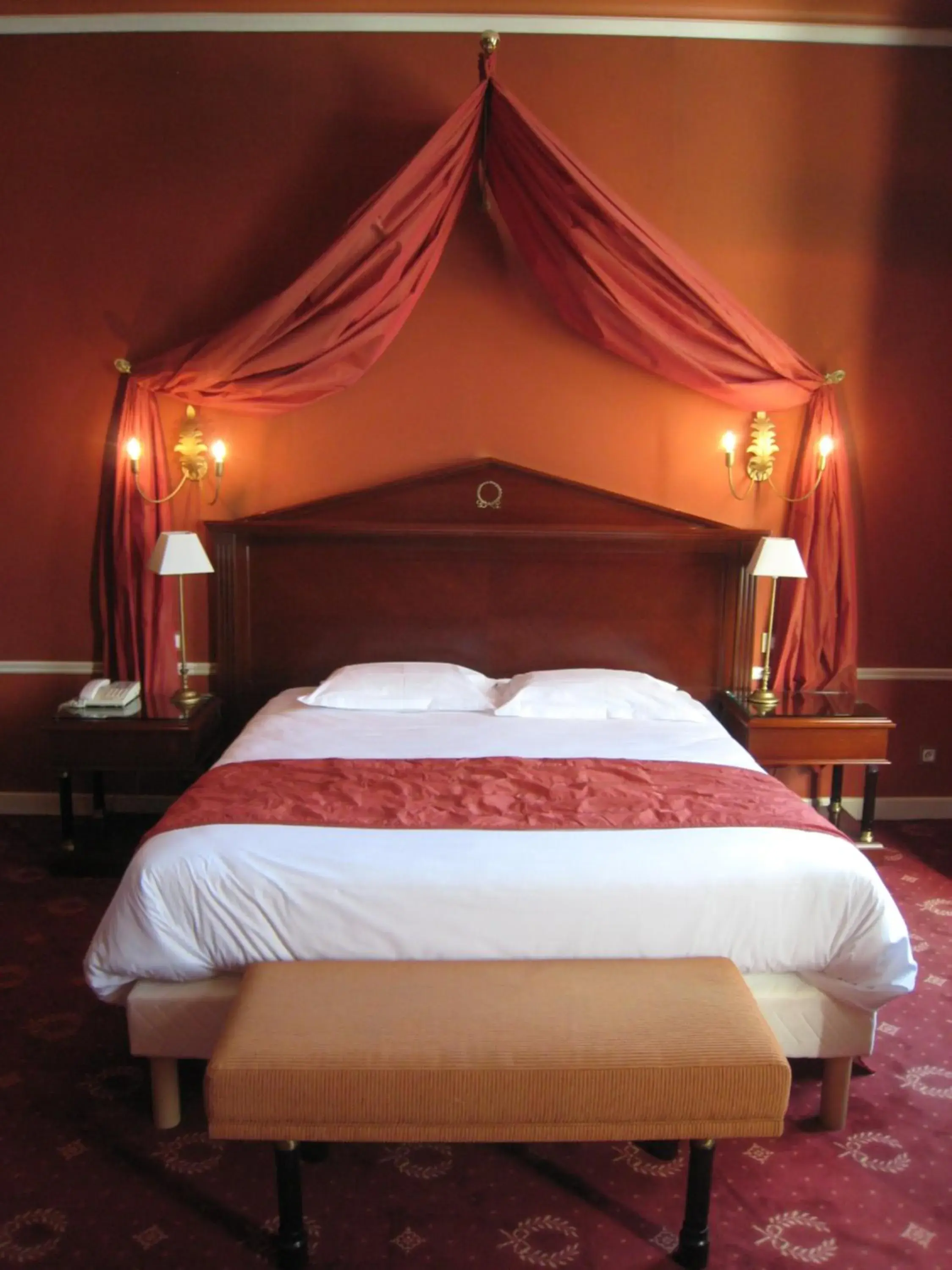 Bedroom, Bed in Hôtel Les Maréchaux