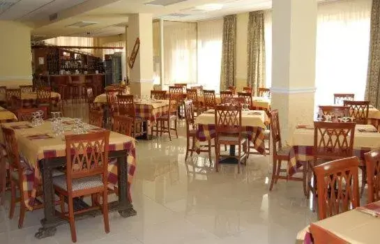 Restaurant/Places to Eat in Hotel Il Chierichetto