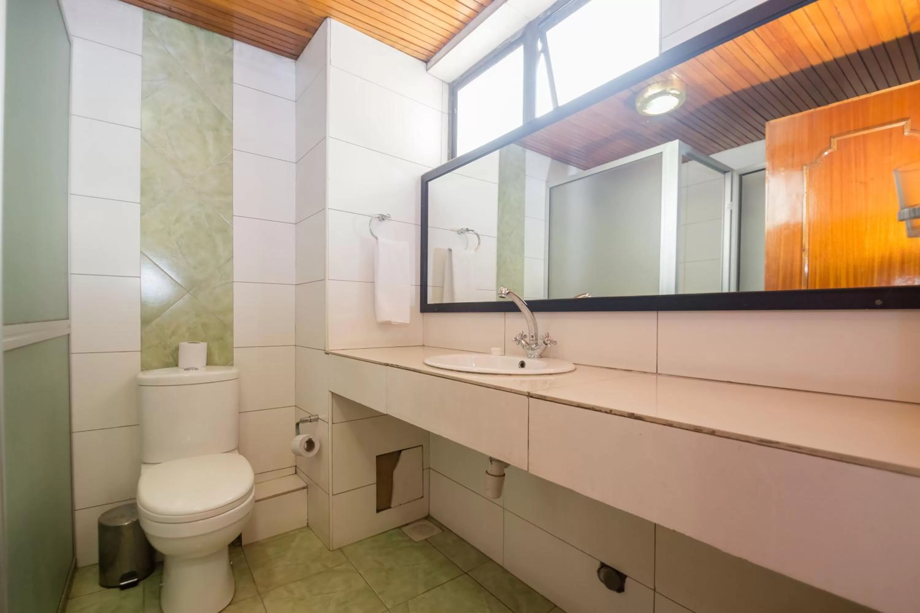 Bathroom in Marble Arch Hotel