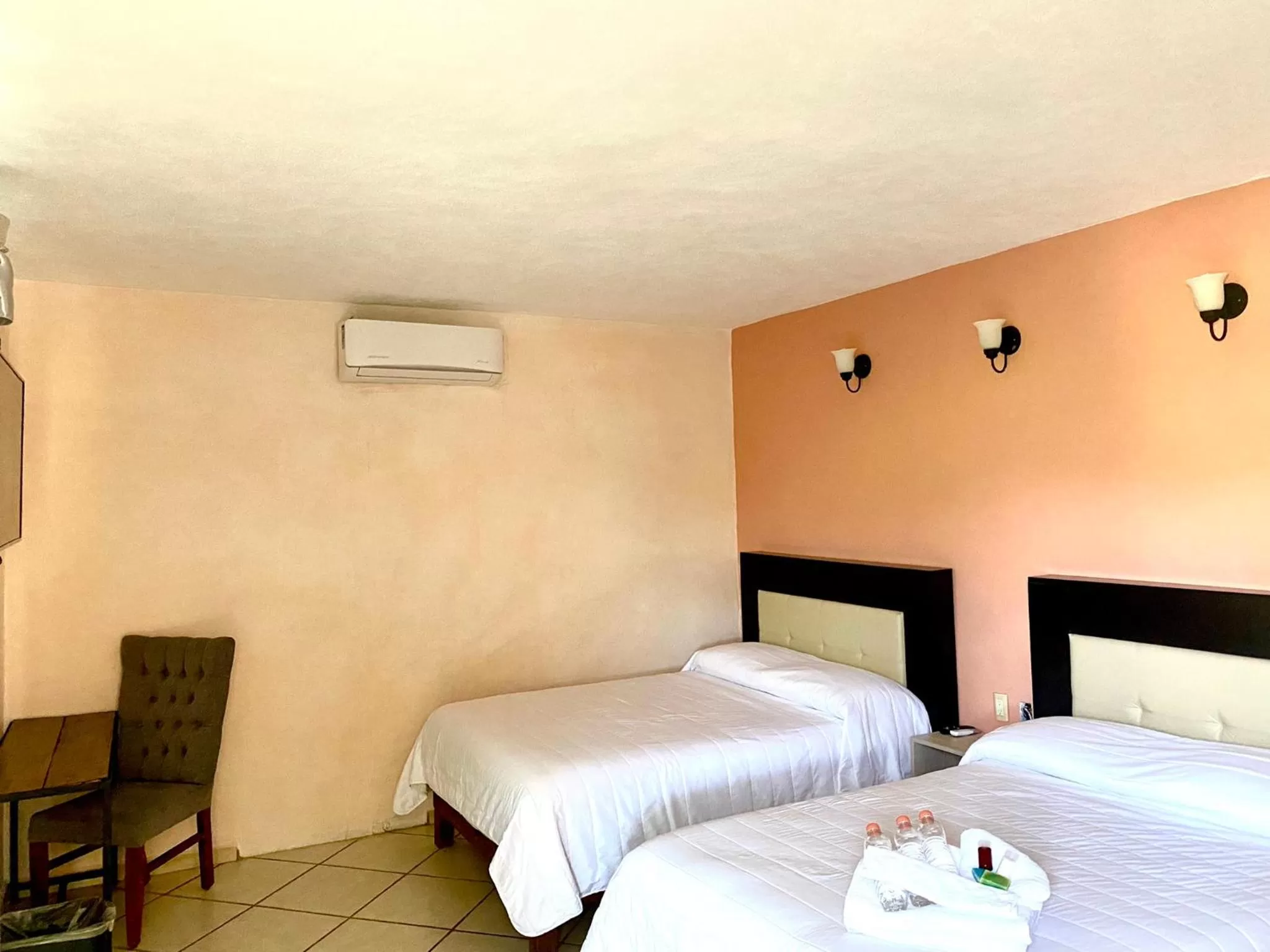 Bed in Hotel Camino Surreal Xilitla