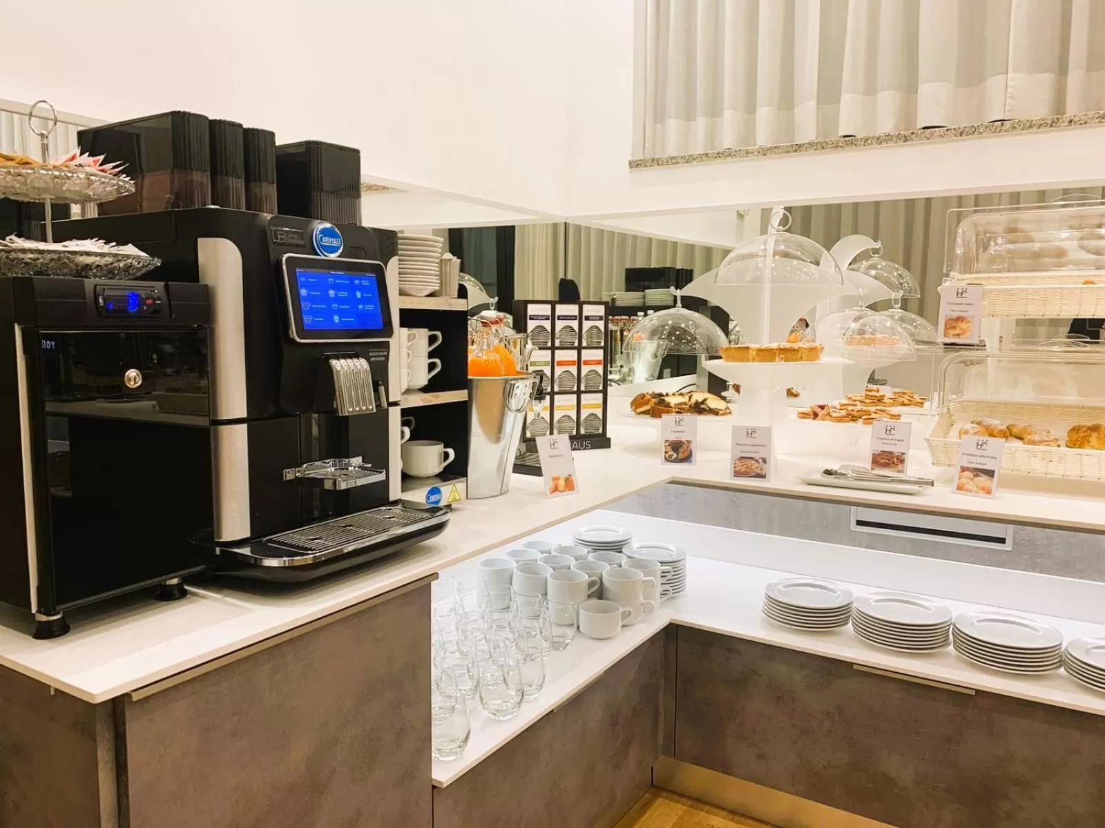 Breakfast in Hotel Flora