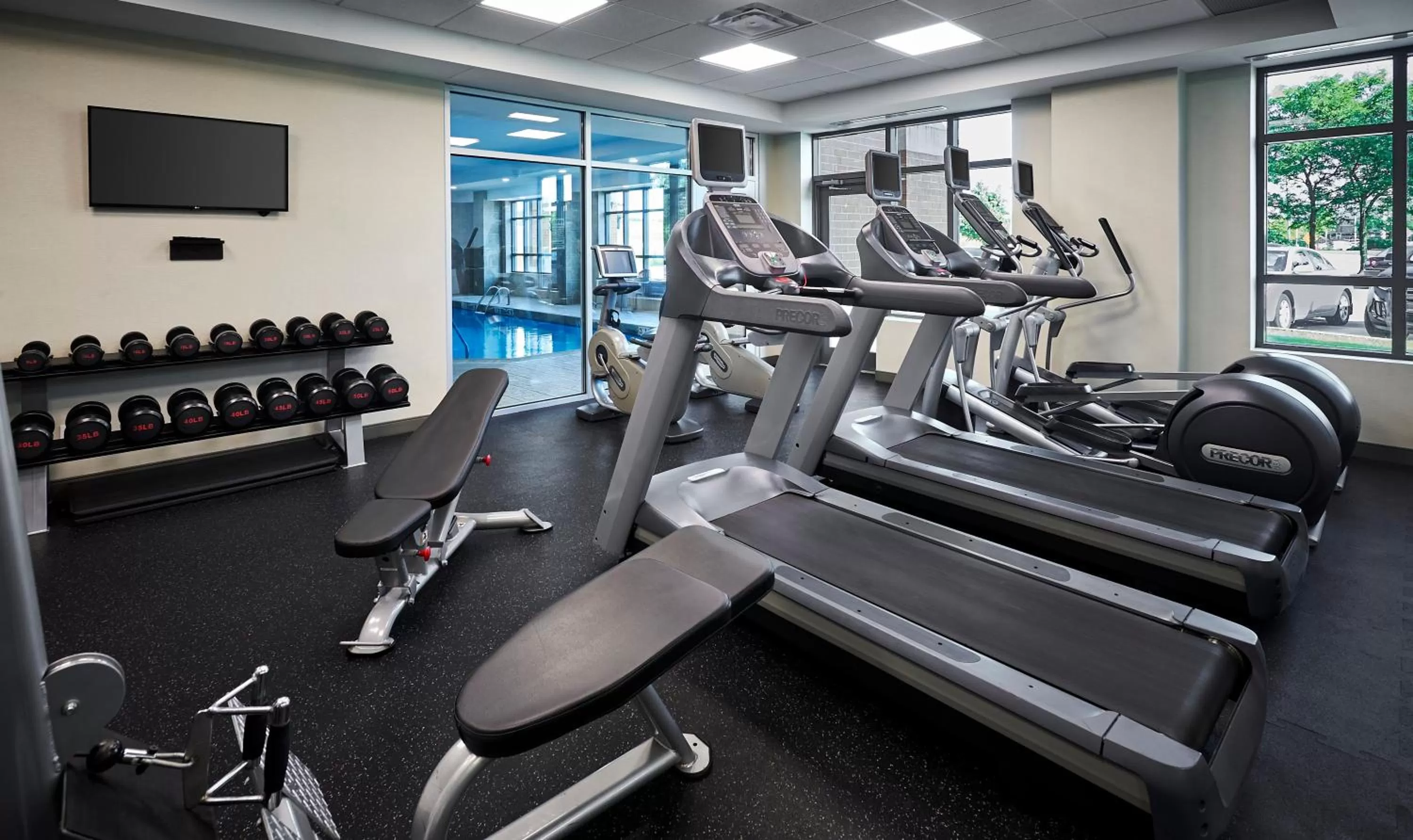 Fitness centre/facilities in Holiday Inn & Suites Oakville at Bronte by IHG