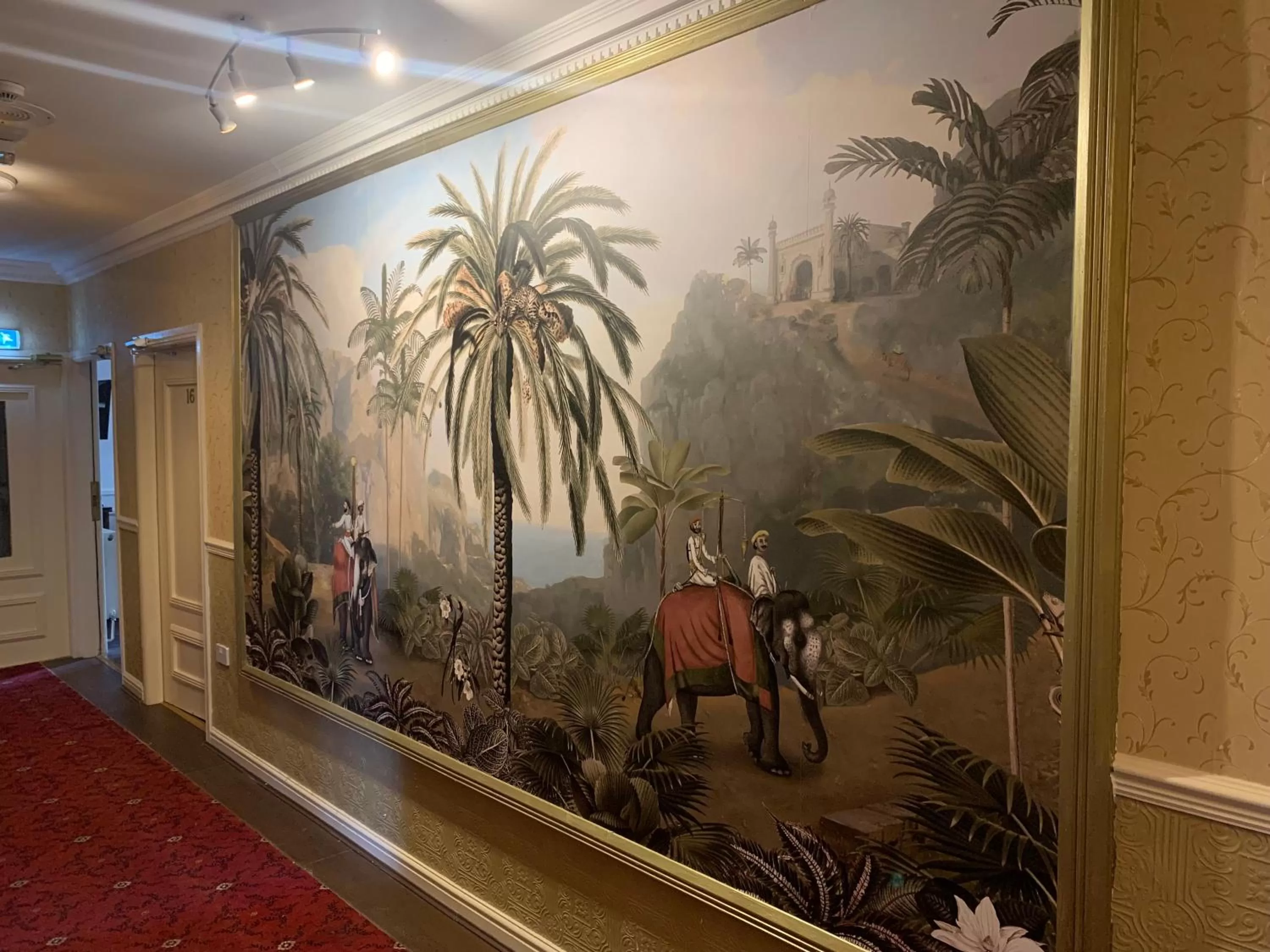 Decorative detail in Beech Mount Hotel - Free Parking