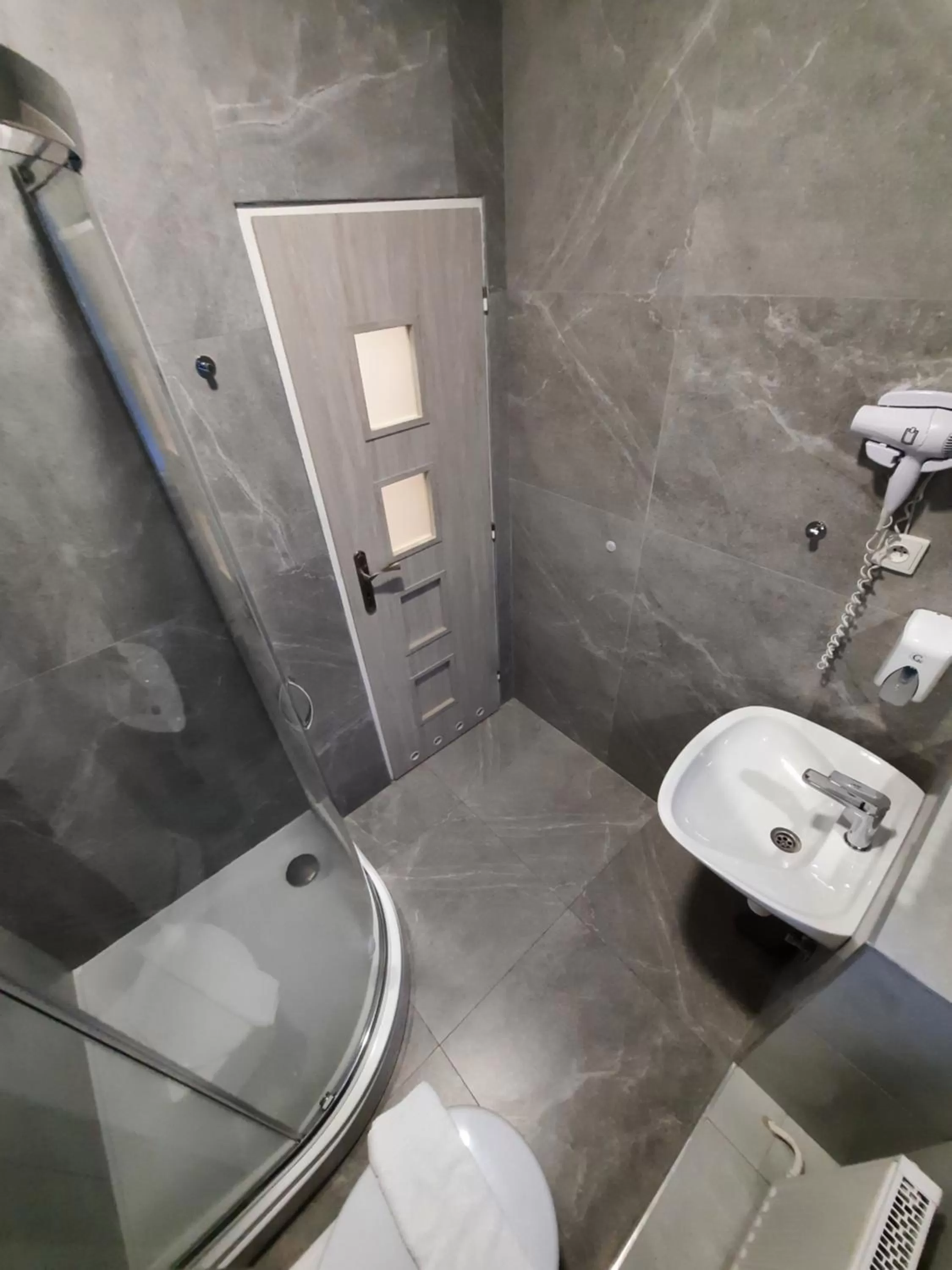 Shower in Hotel Boršičanka