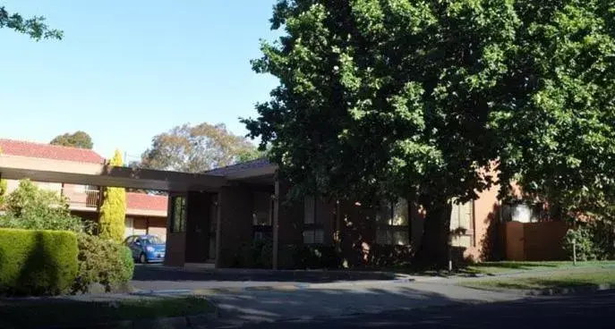 Facade/entrance, Property Building in Nunawading Motor Inn