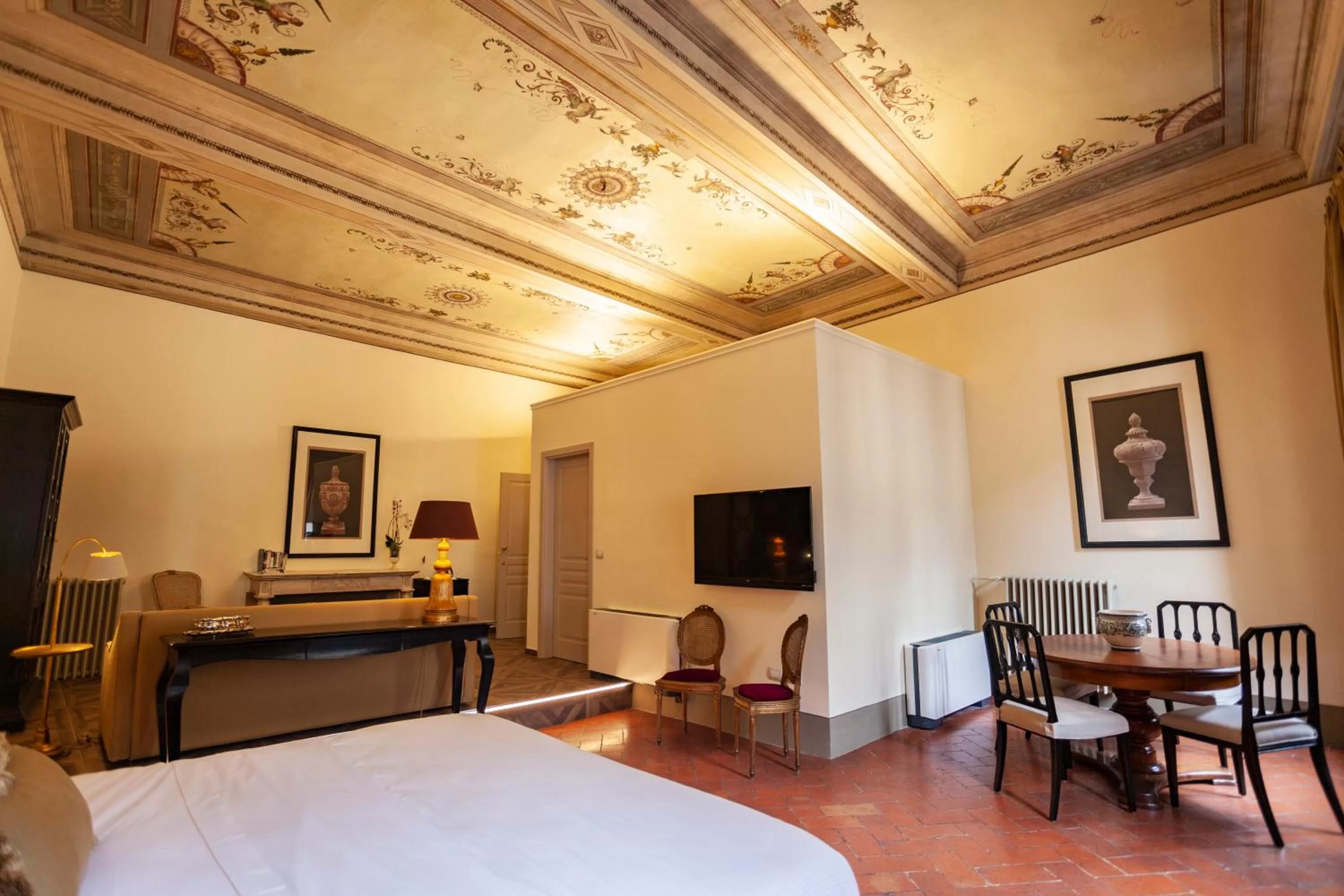 Photo of the whole room, Bed in Palazzo Martellini Residenza d'epoca