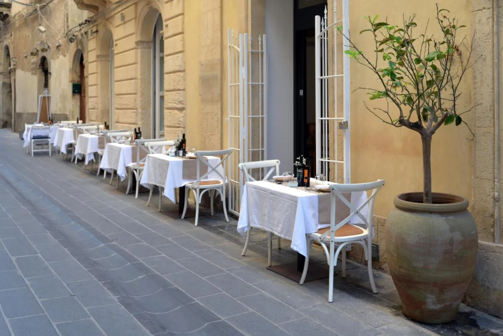 Property building in Hotel Gargallo