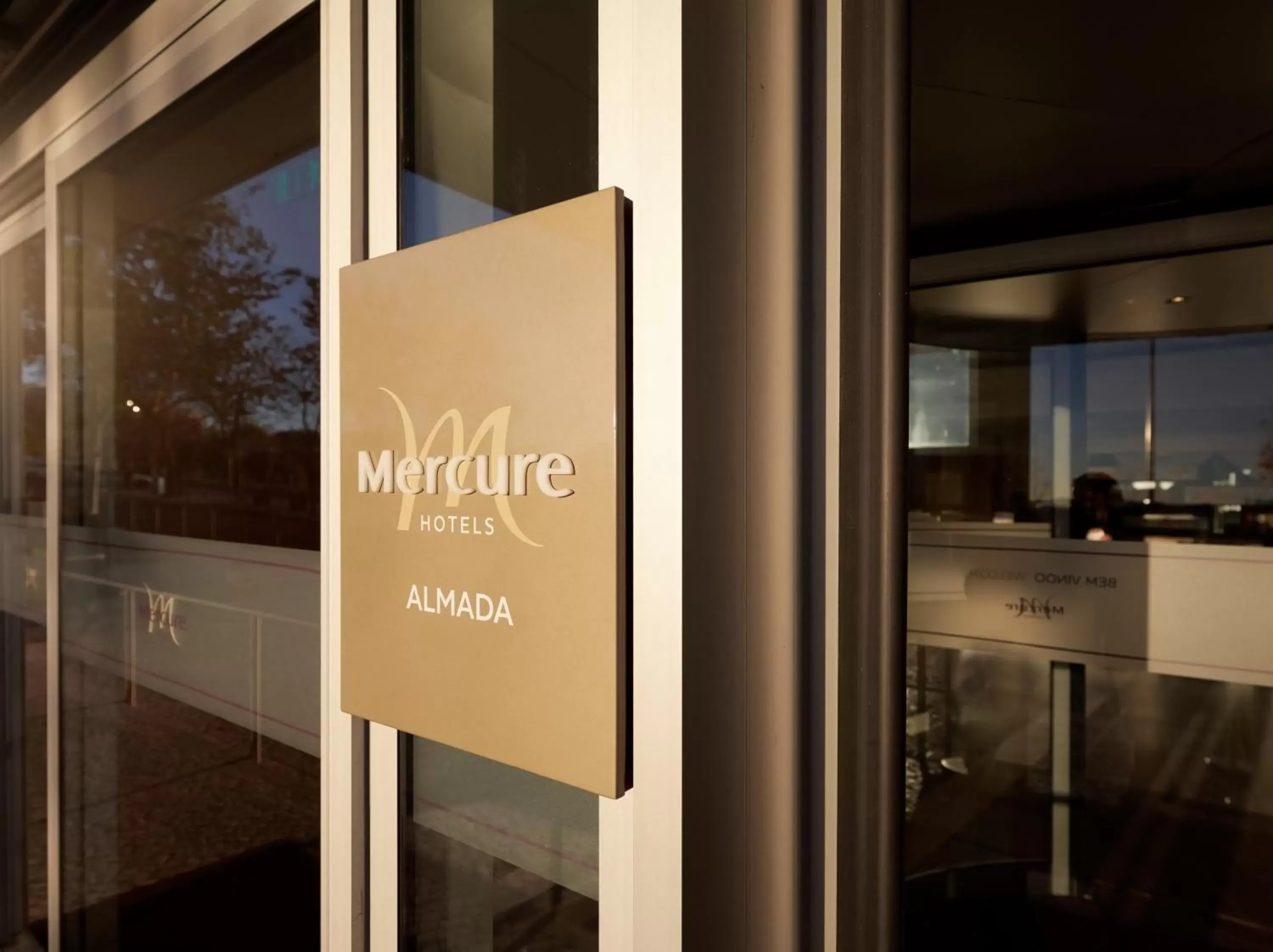 Mercure Lisboa Almada