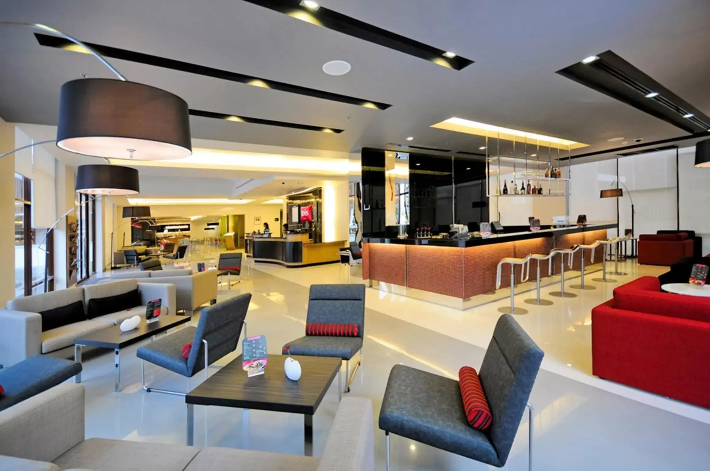 Lobby or reception, Lounge/Bar in Ibis Bangkok Sukhumvit 4