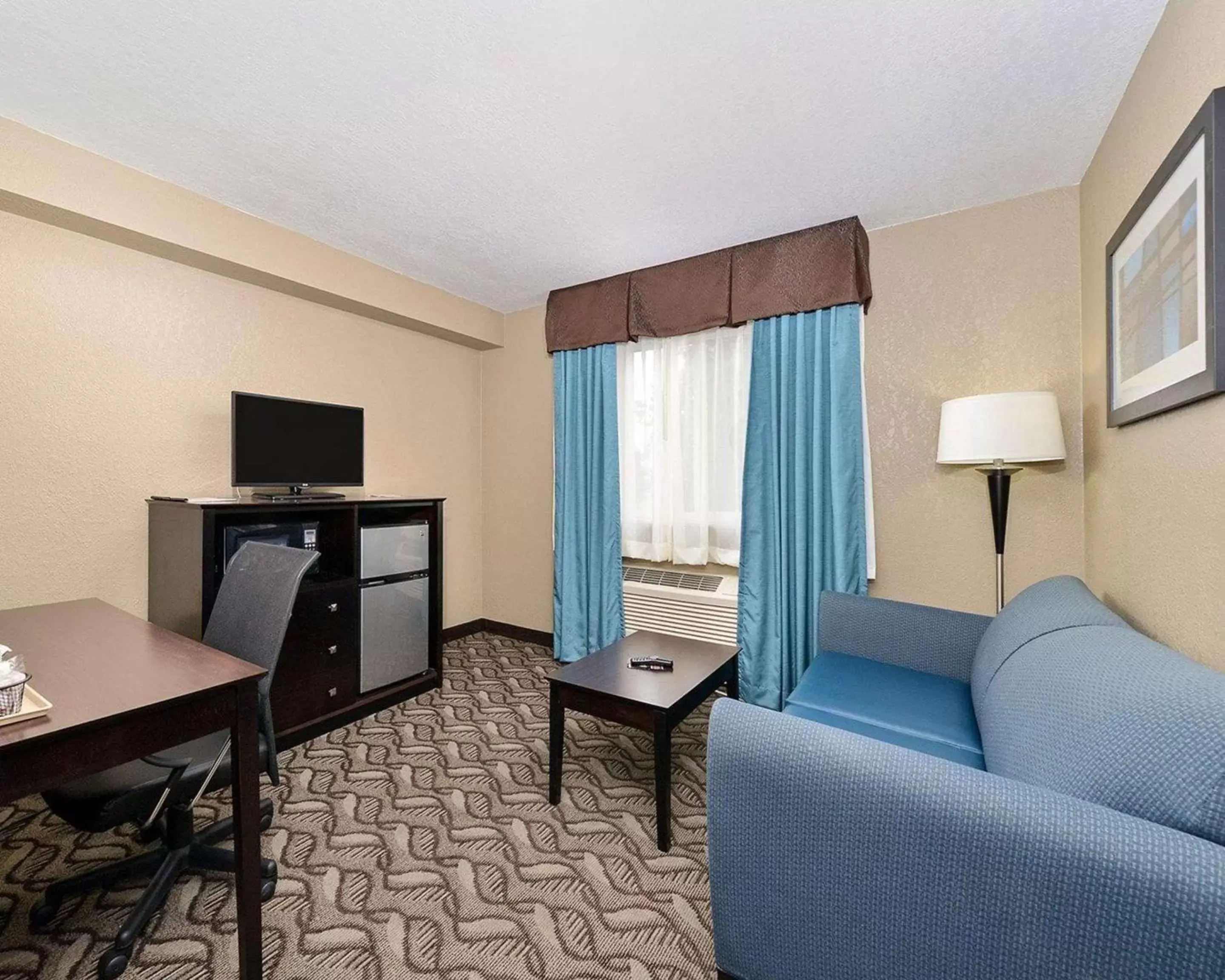 Photo of the whole room, Seating Area in Comfort Inn & Suites Springfield I-55