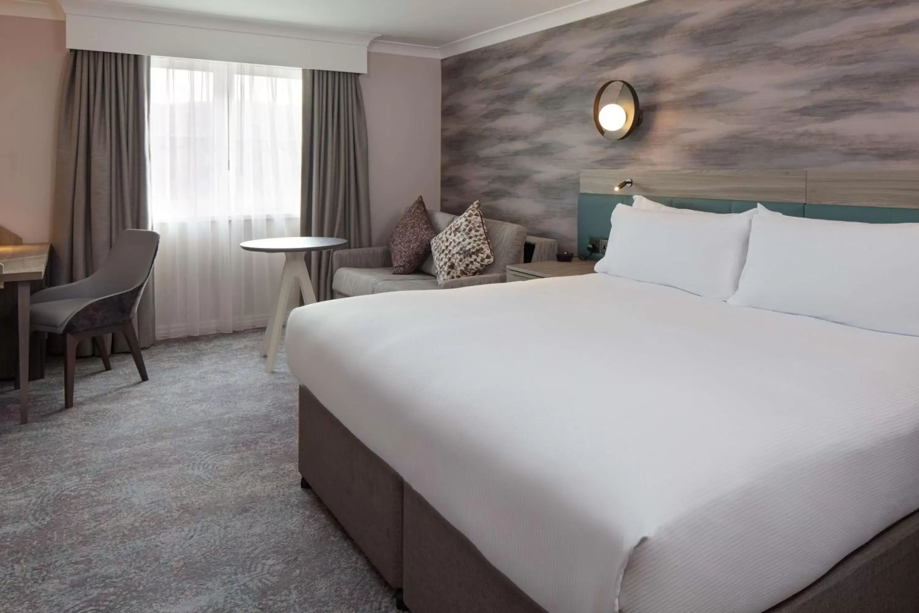 Superior King Room with Sofa Bed in DoubleTree by Hilton Bath Superior King Room with Sofa Bed in DoubleTree by Hilton Bath