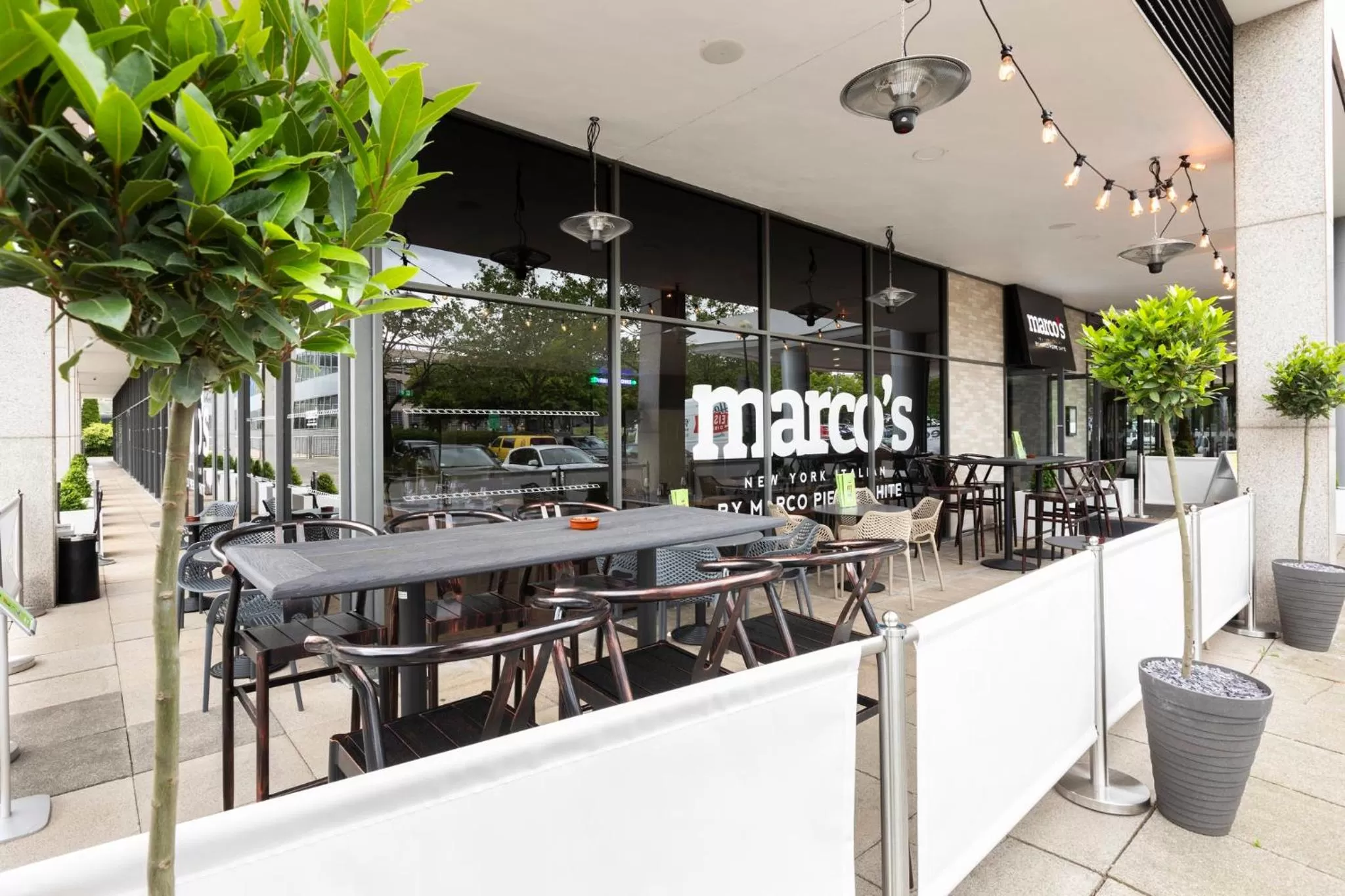 Restaurant/places to eat in Holiday Inn Milton Keynes Central by IHG