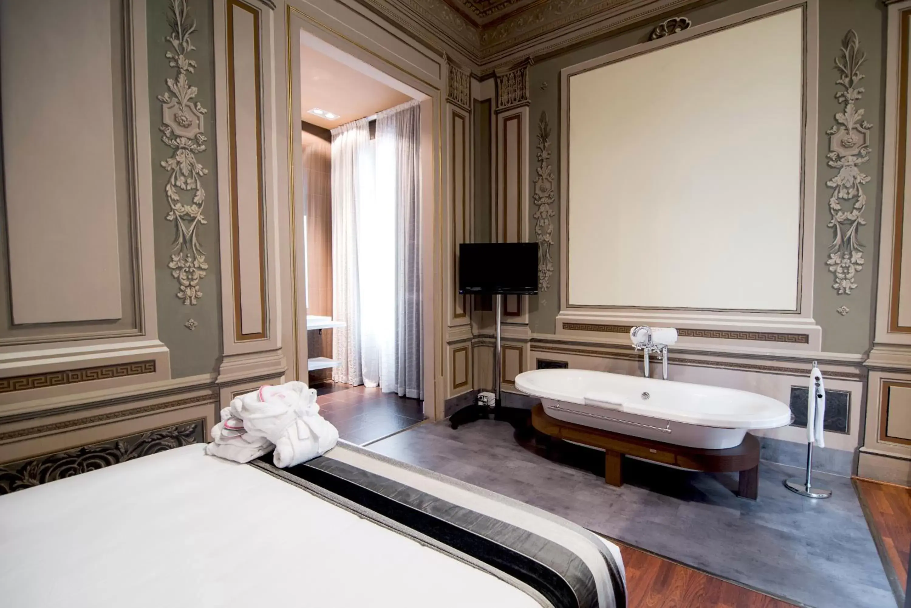Bedroom, Bed in Petit Palace Boqueria Garden