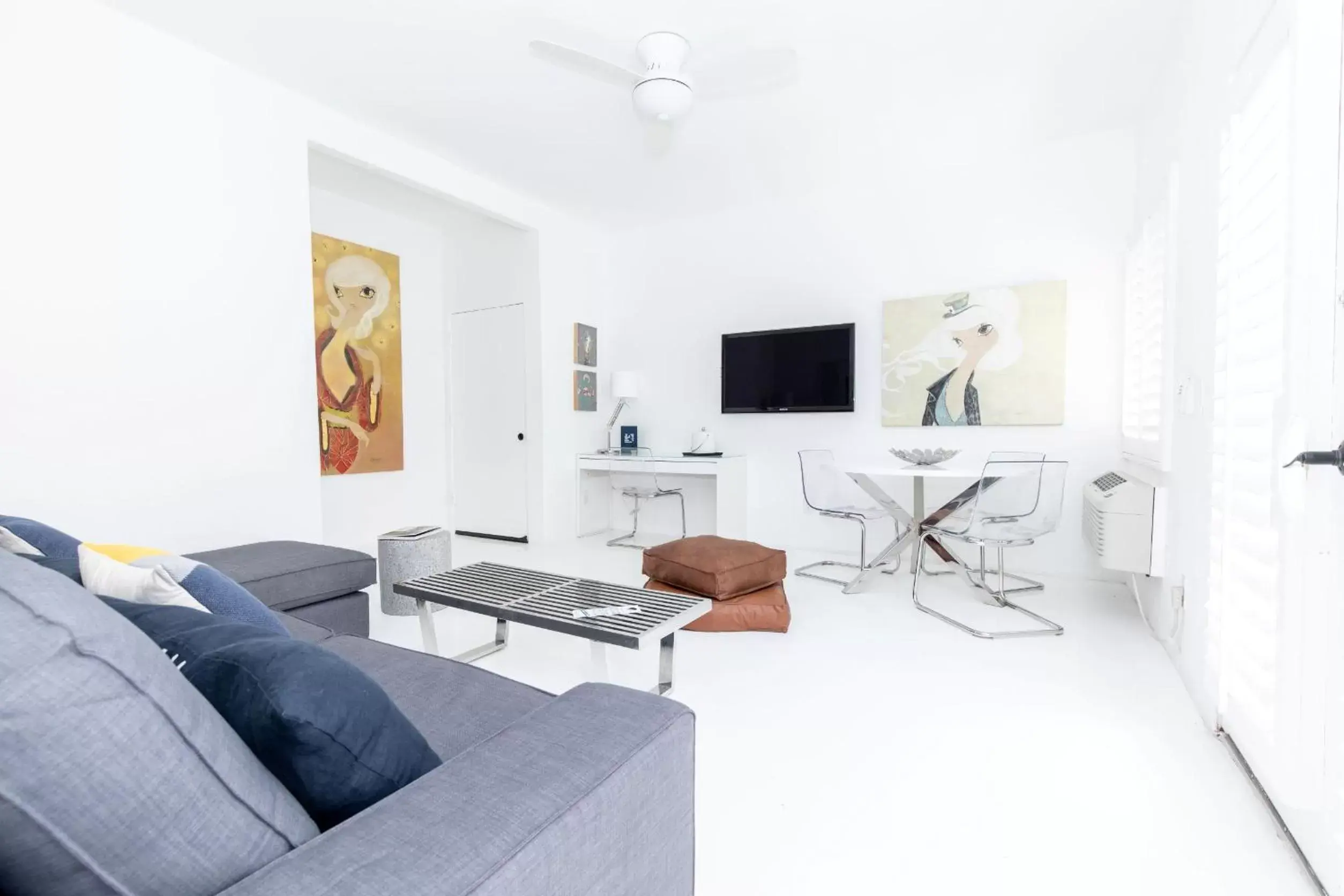 One Bedroom King Suite in Alcazar Palm Springs One Bedroom King Suite in Alcazar Palm Springs