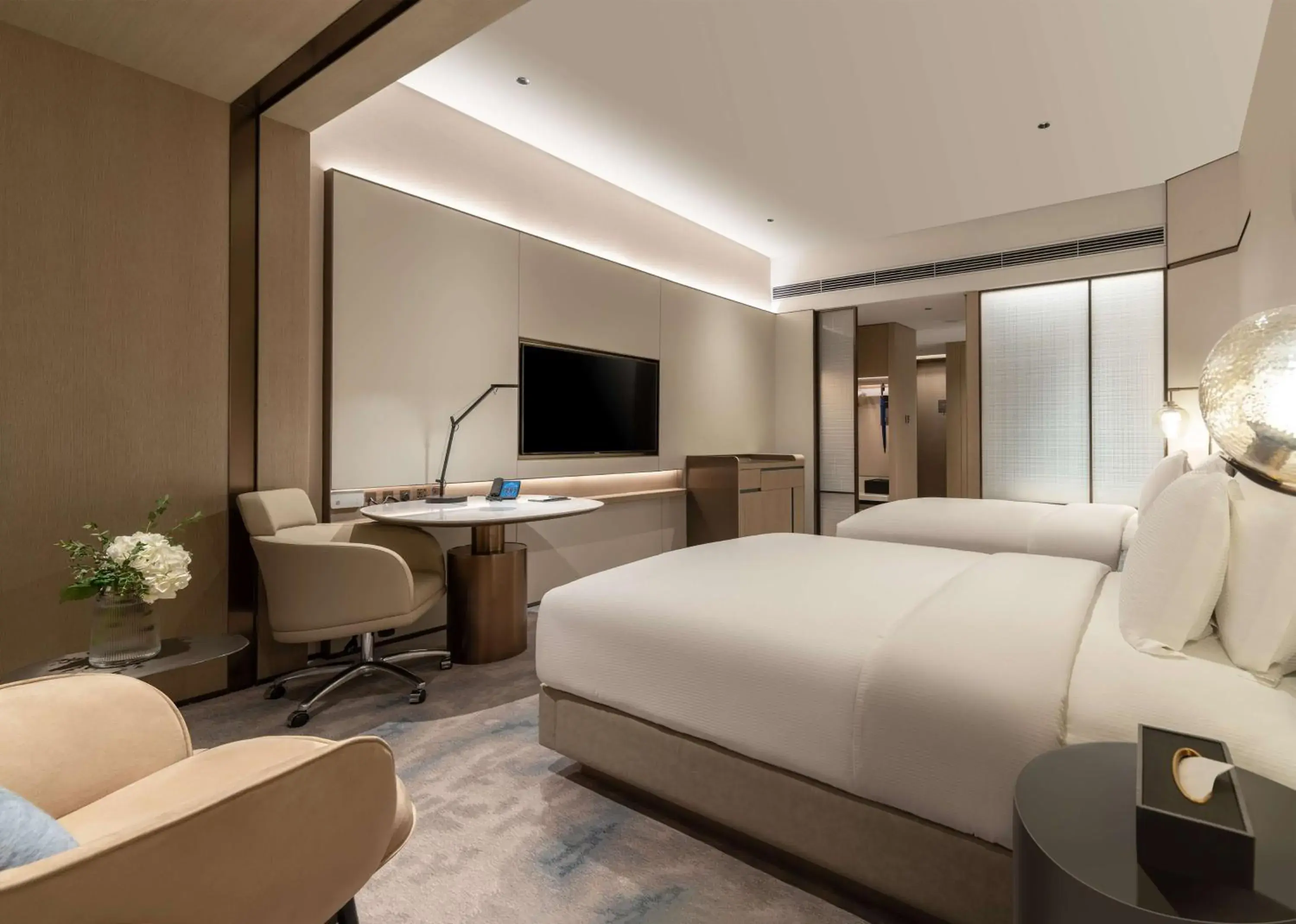 Bed in Hilton Shenzhen World Exhibition & Convention Center
