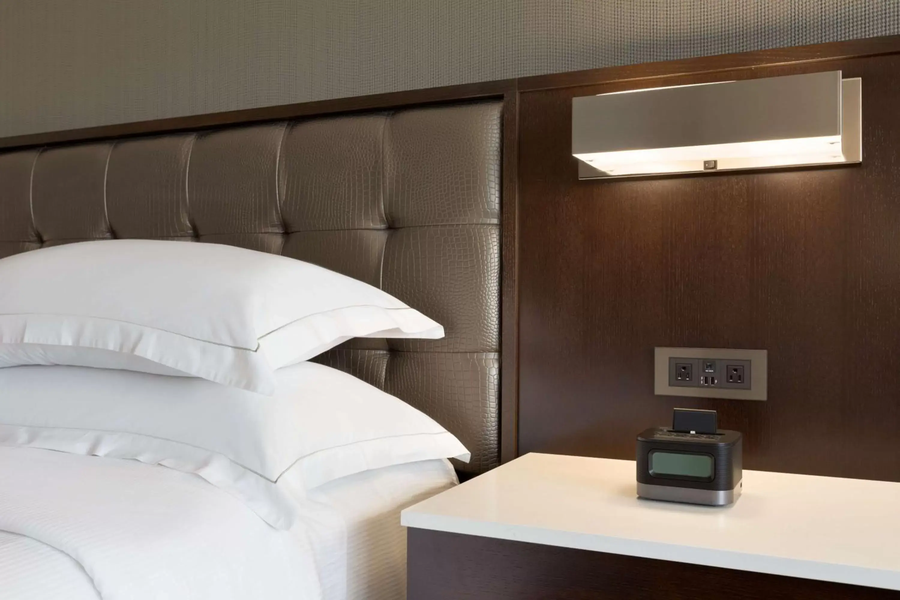 Bedroom, Bed in Hilton Philadelphia City Avenue
