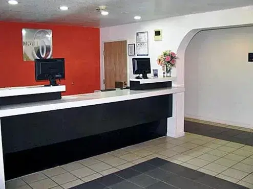 Lobby or reception, Lobby/Reception in Motel 6-Mcalester, OK