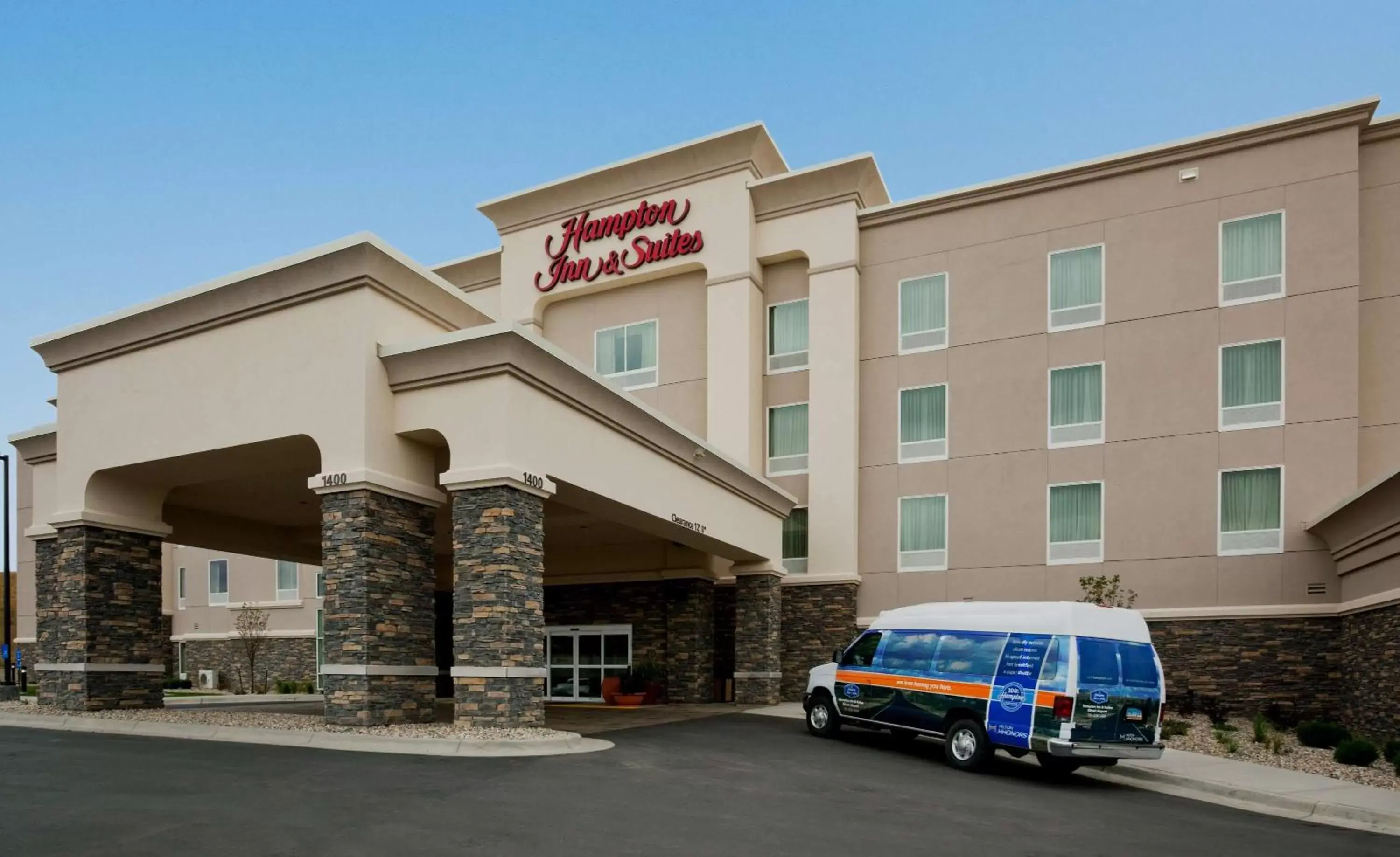 Property building in Hampton Inn & Suites Minot Property building in Hampton Inn & Suites Minot