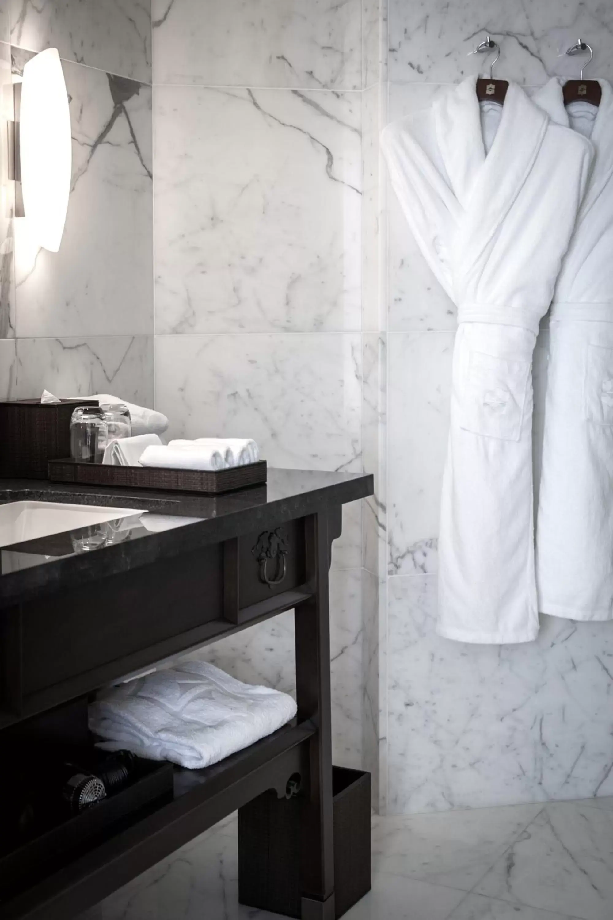 Shower, Bathroom in Shangri-La Vancouver