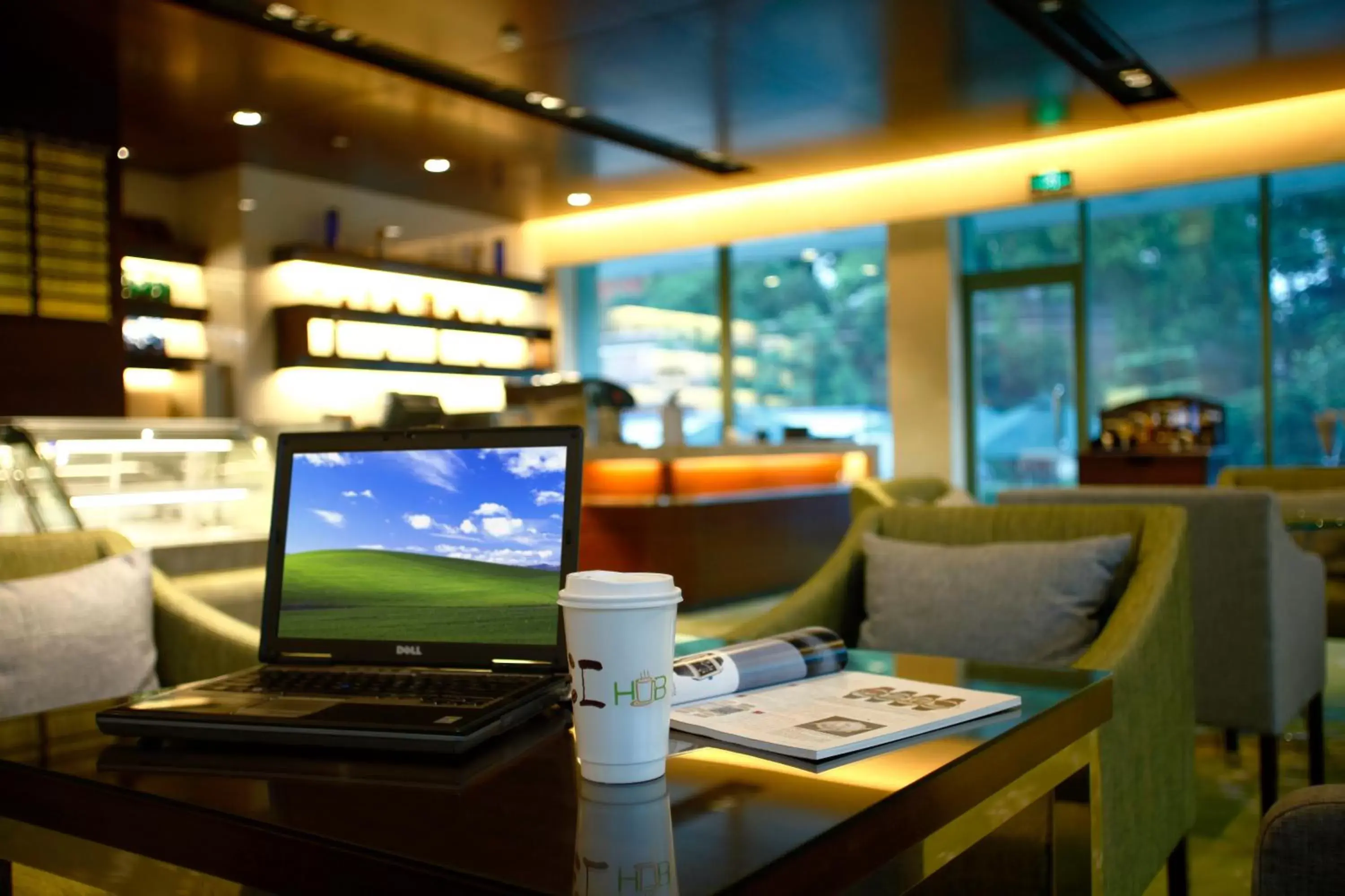 Lounge or bar in Holiday Inn Wuhan Riverside, an IHG Hotel