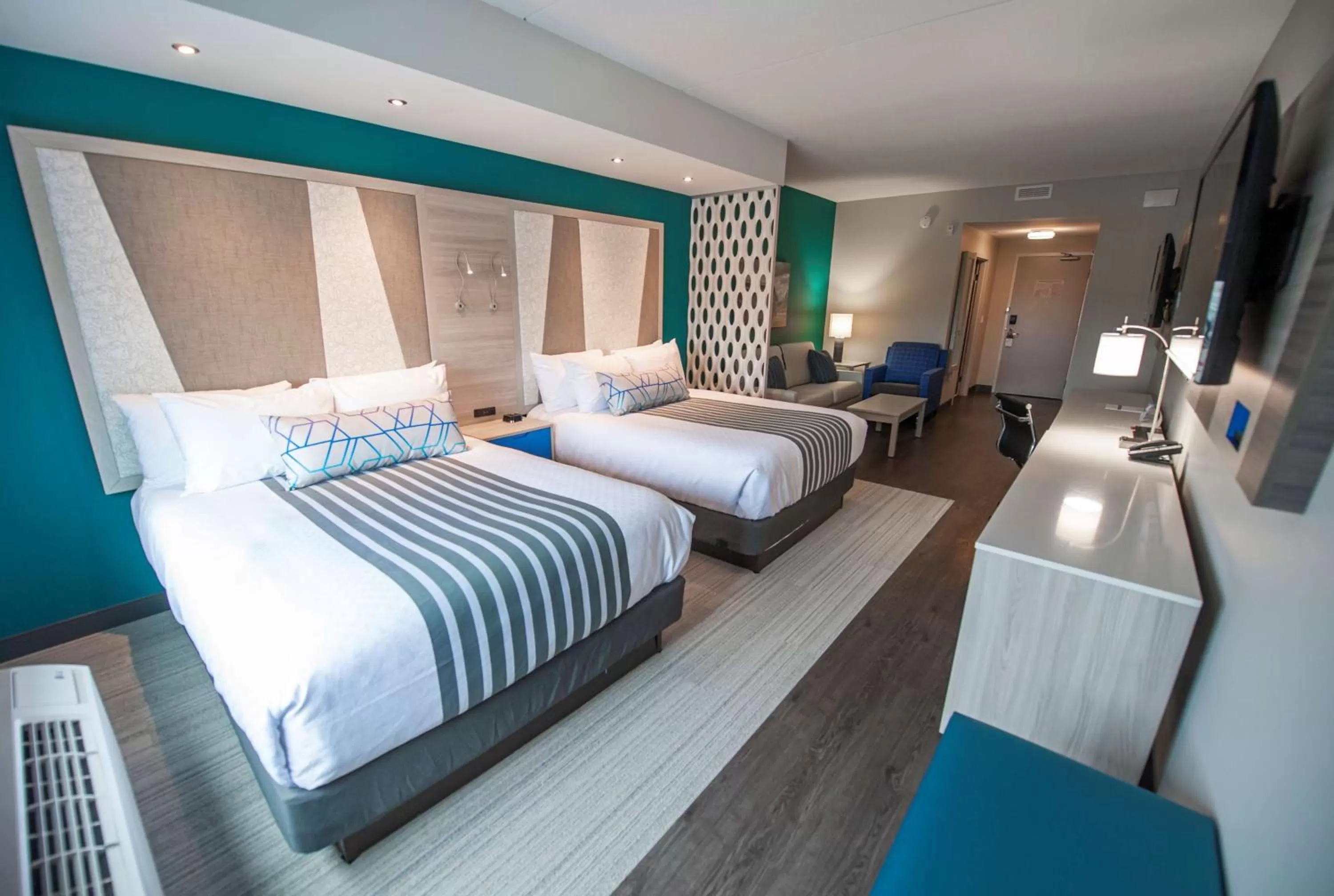 Photo of the whole room, Bed in Best Western Premier Winnipeg East