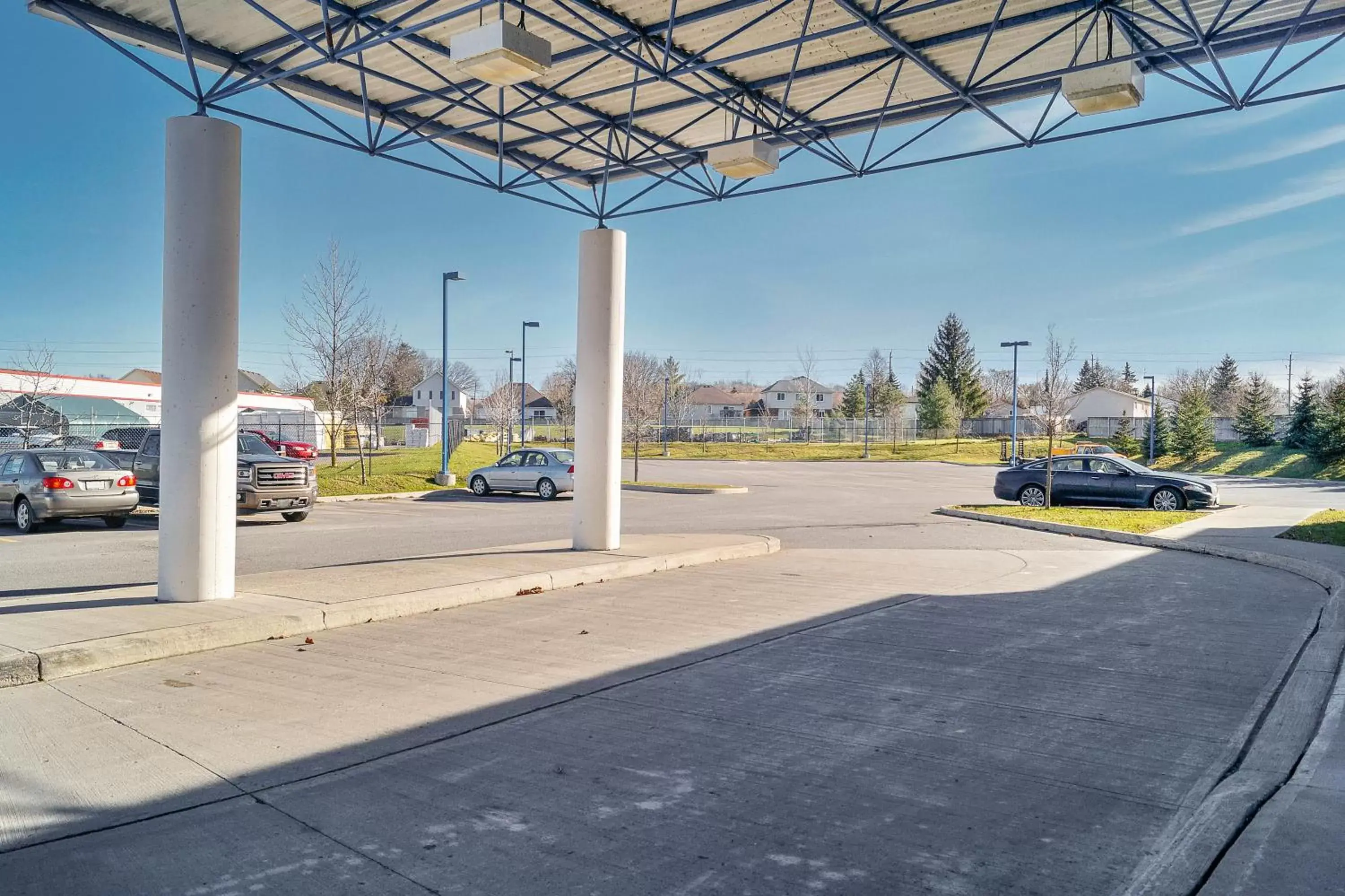 Facade/entrance in Motel 6-Peterborough, ON Facade/entrance in Motel 6-Peterborough, ON