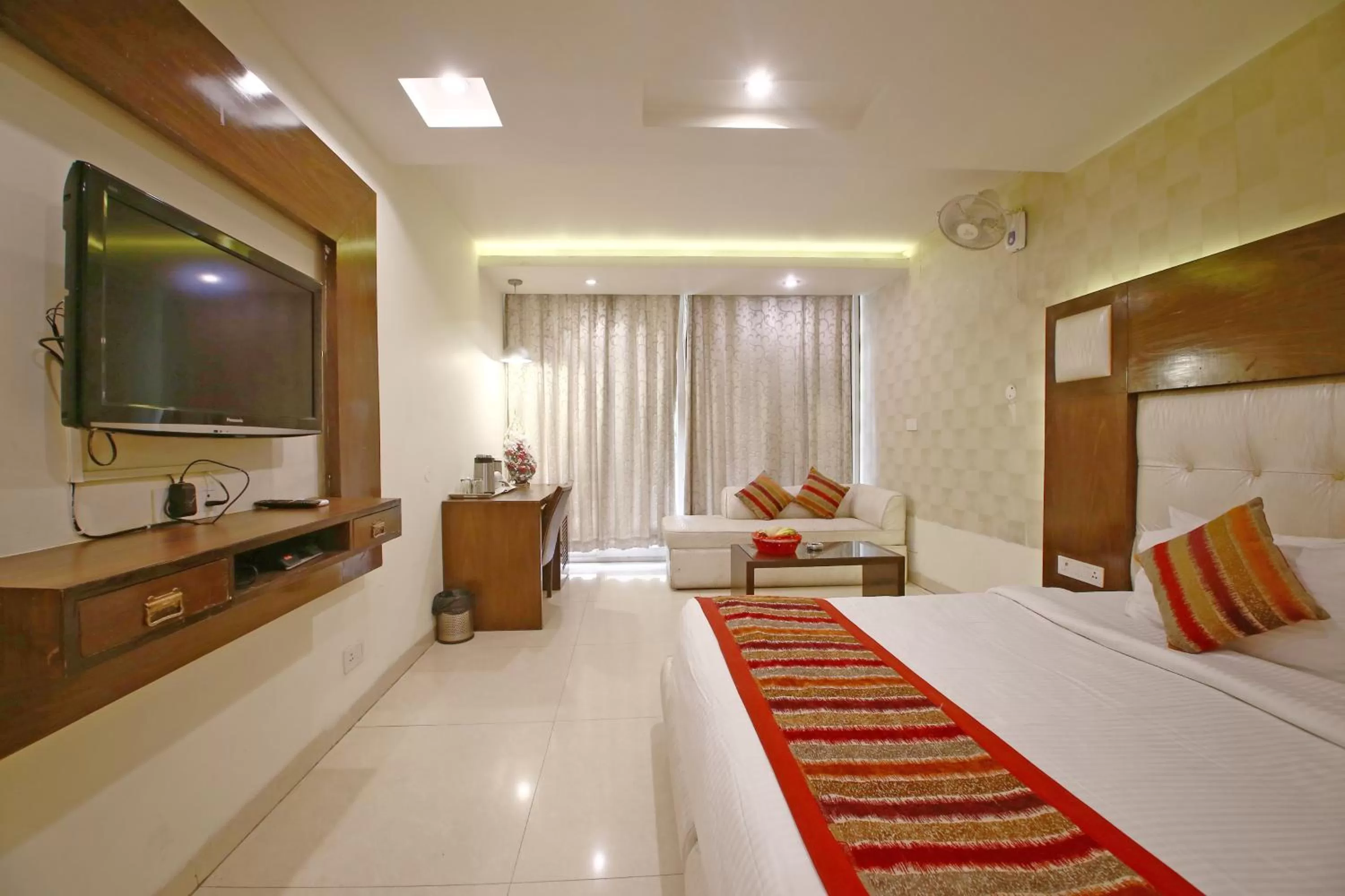 Photo of the whole room, Bed in Hotel Diamond Plaza