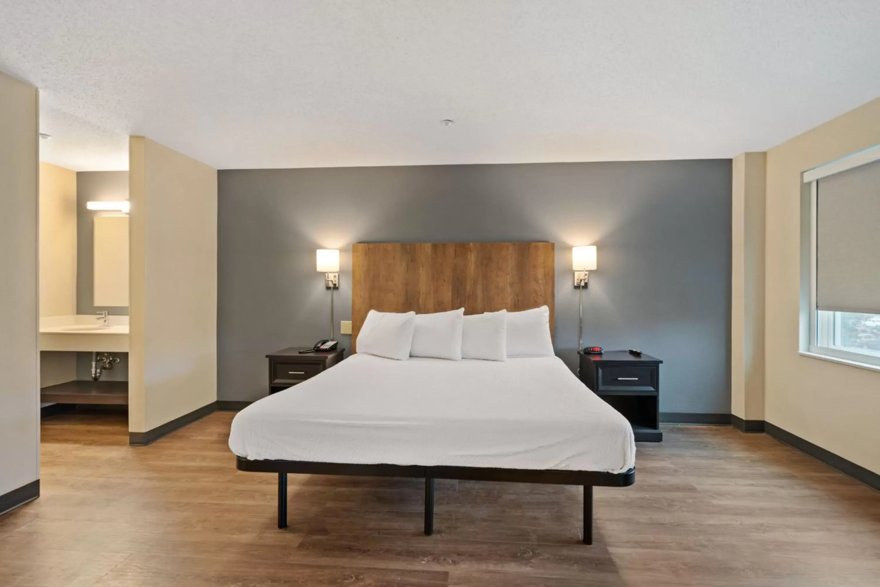 Bed in Extended Stay America Suites - Washington, DC - Centreville - Manassas