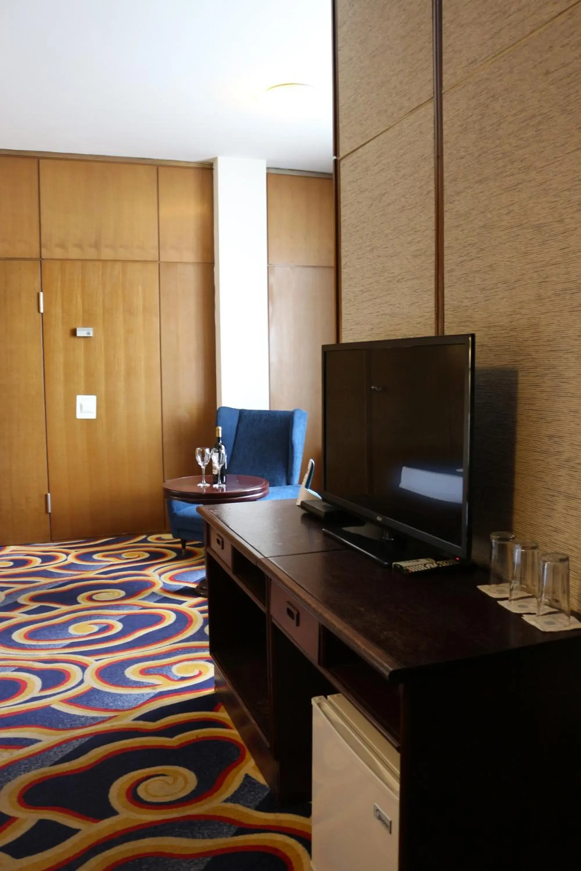 TV and multimedia, TV/Entertainment Center in Garni Hotel Jugoslavija