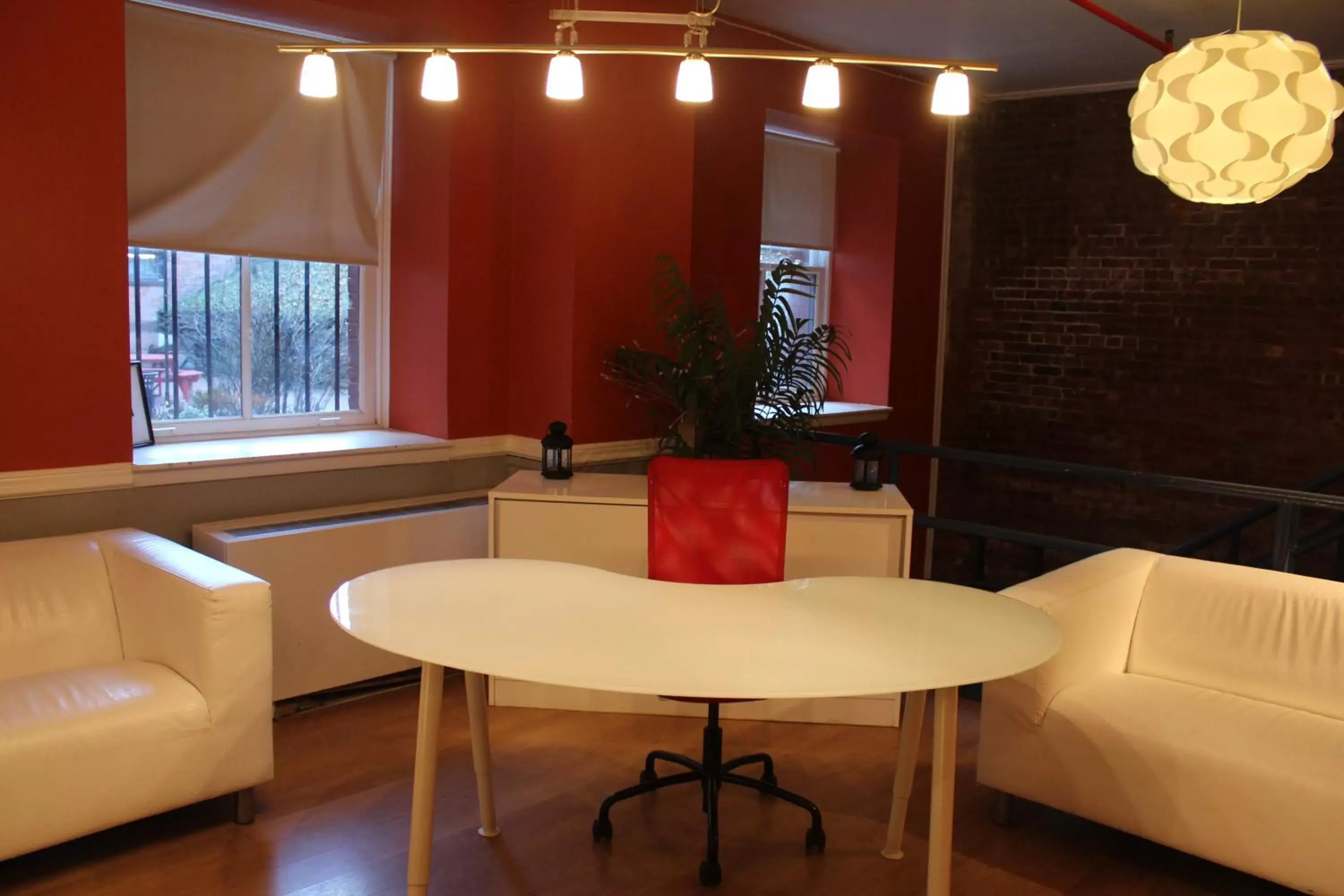 Business facilities, Seating Area in HI New York City Hostel