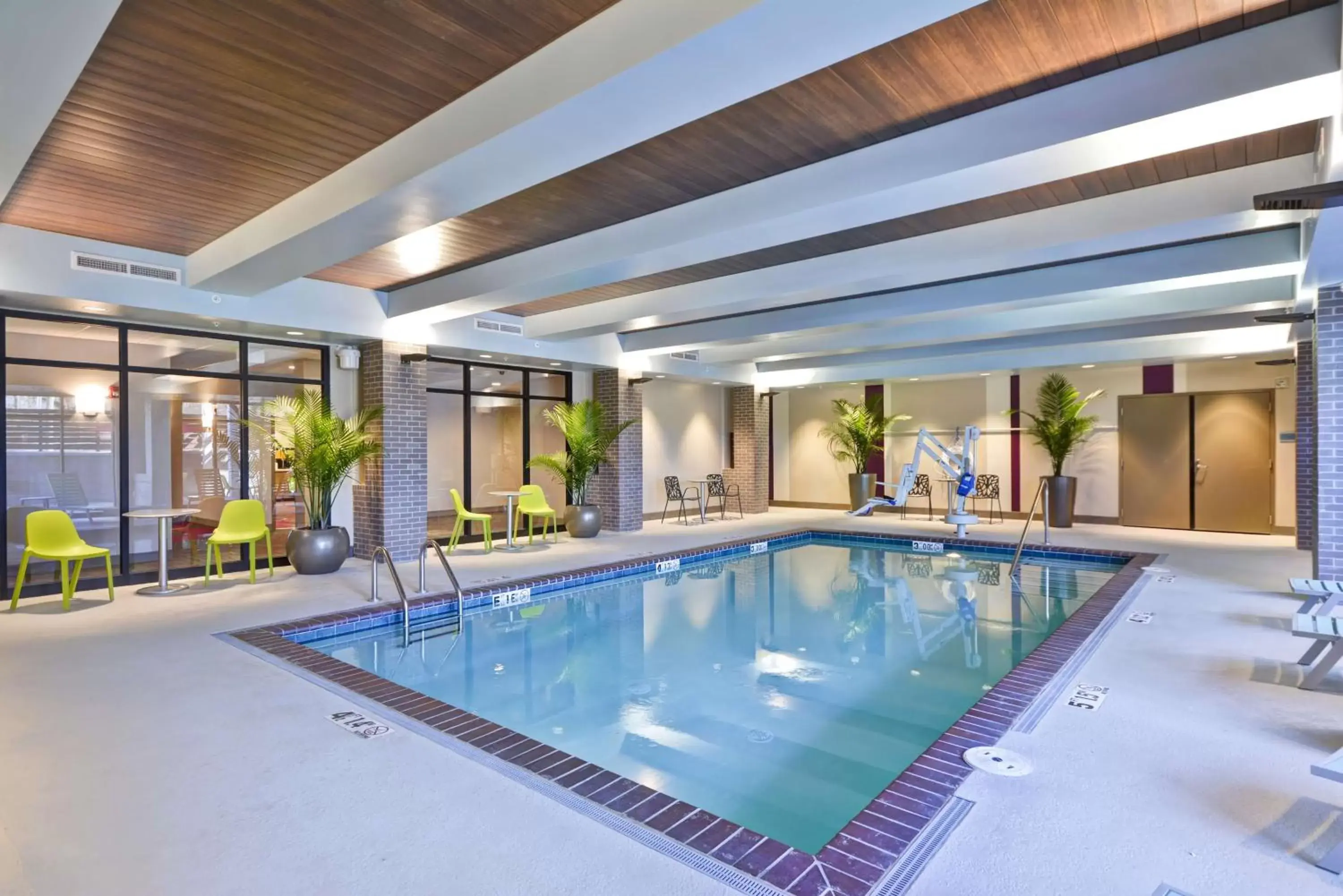 Pool view in Home2 Suites by Hilton Kansas City KU Medical Center Pool view in Home2 Suites by Hilton Kansas City KU Medical Center