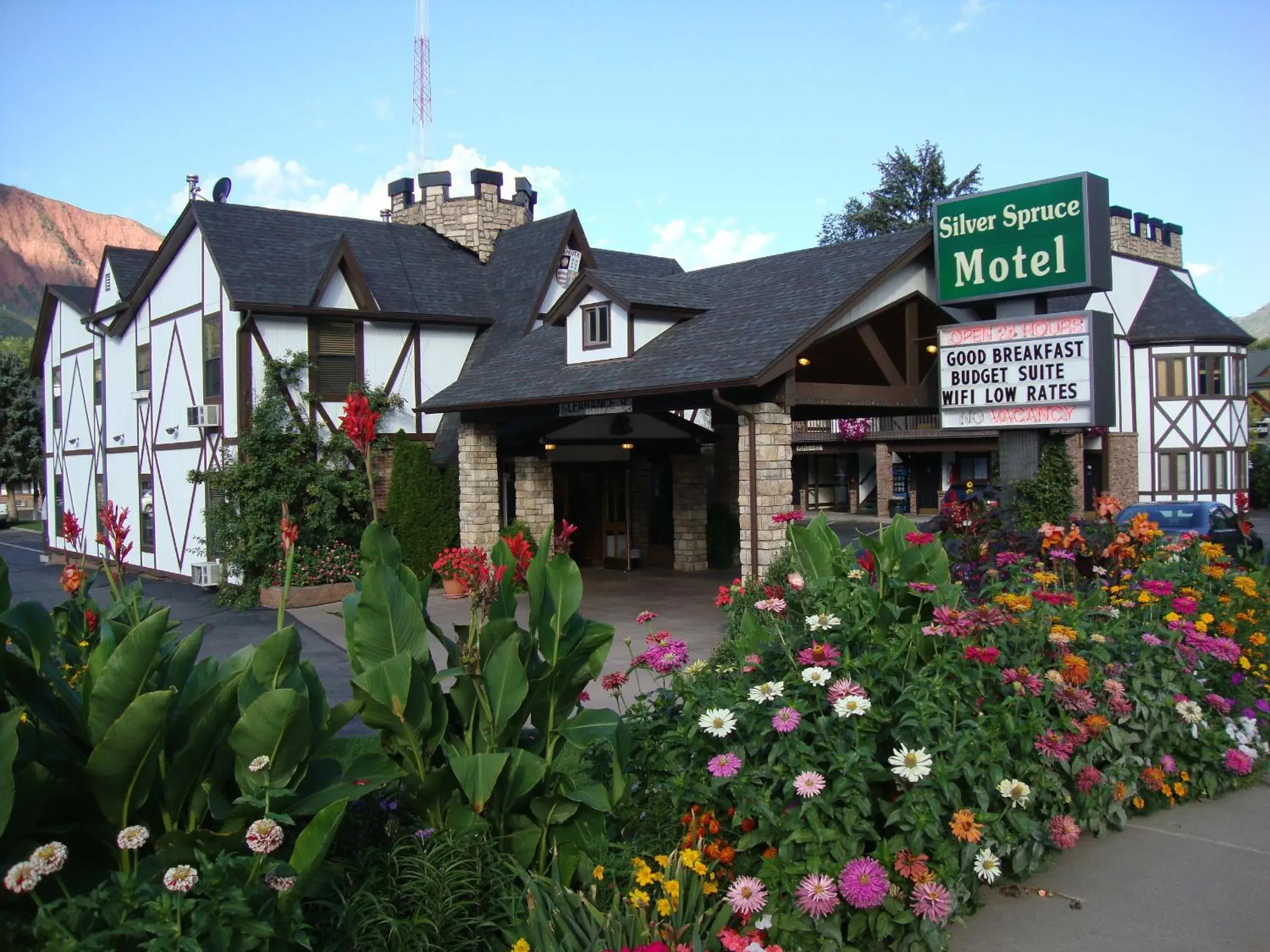 Property building in Silver Spruce Inn