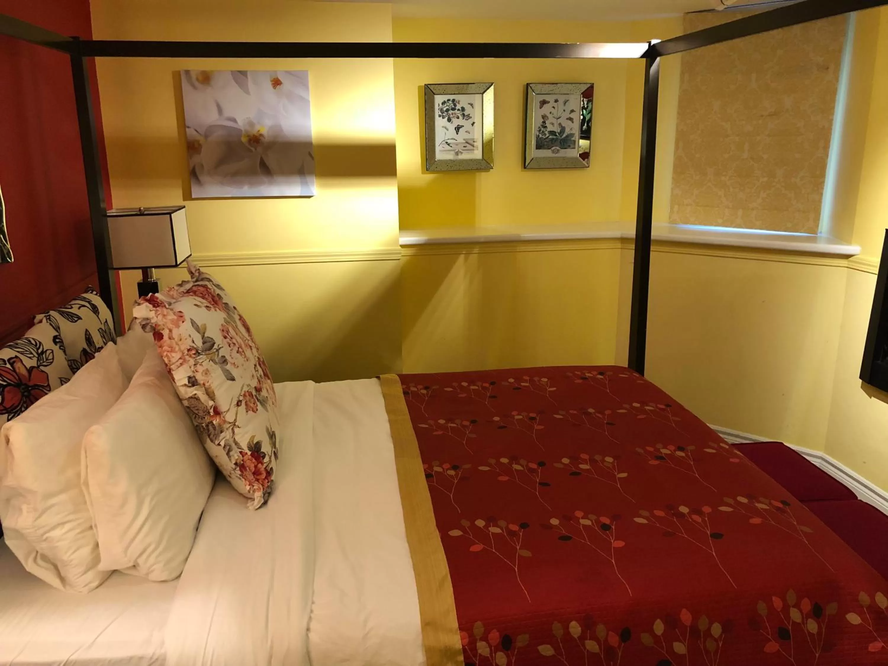 Bedroom, Bed in Barclay House Bed and Breakfast