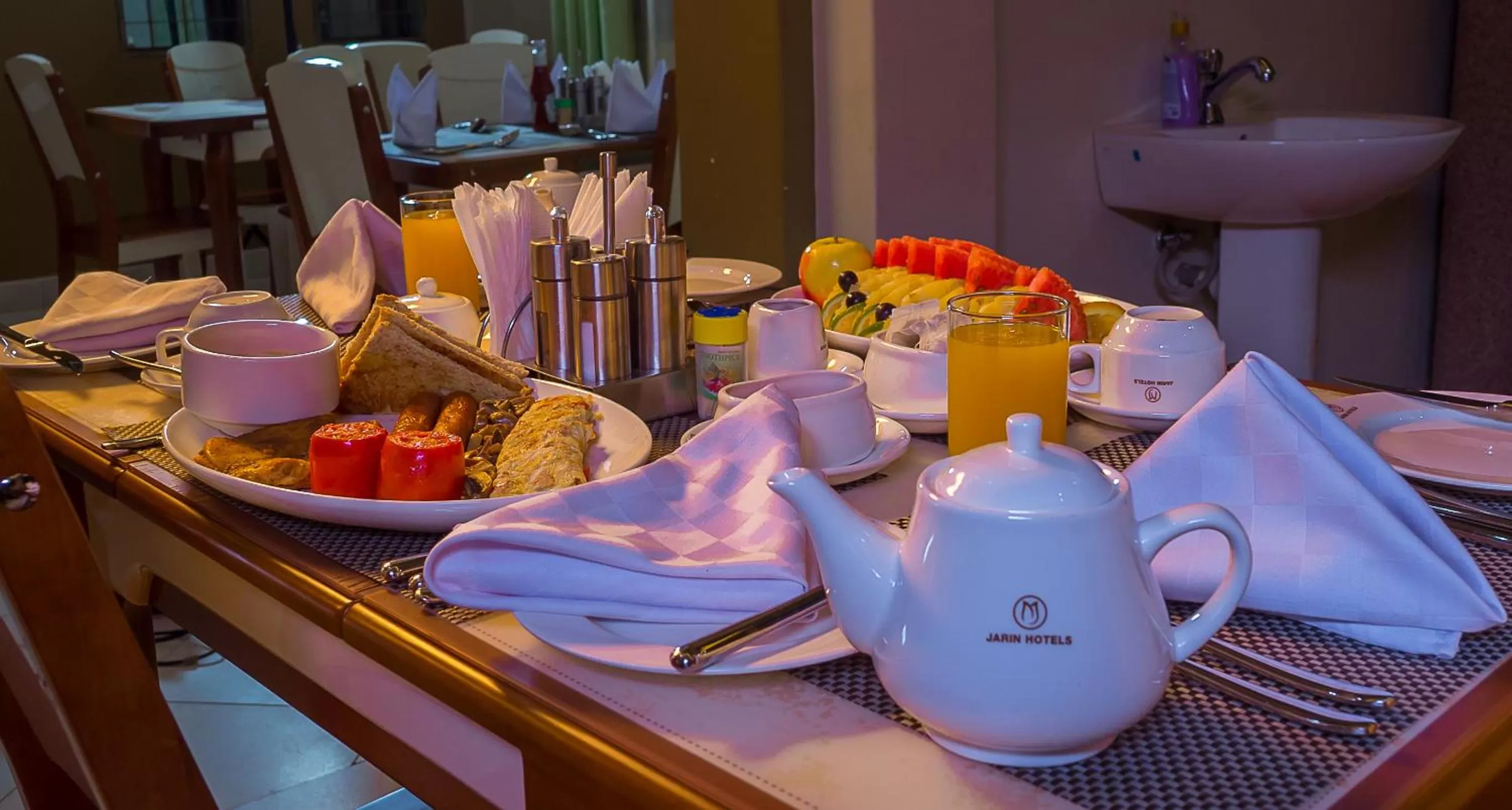 Food and drinks in Jarin Hotel