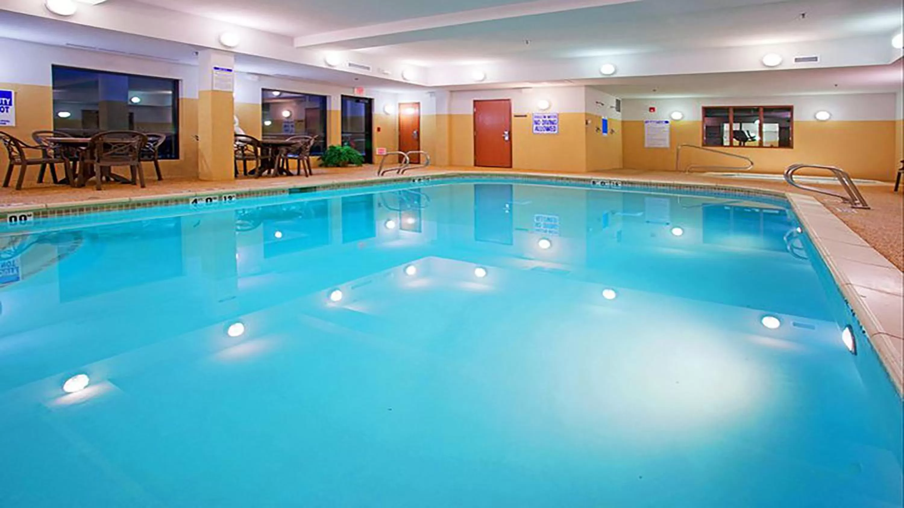 Swimming pool in Holiday Inn Express Hotel & Suites Tooele by IHG