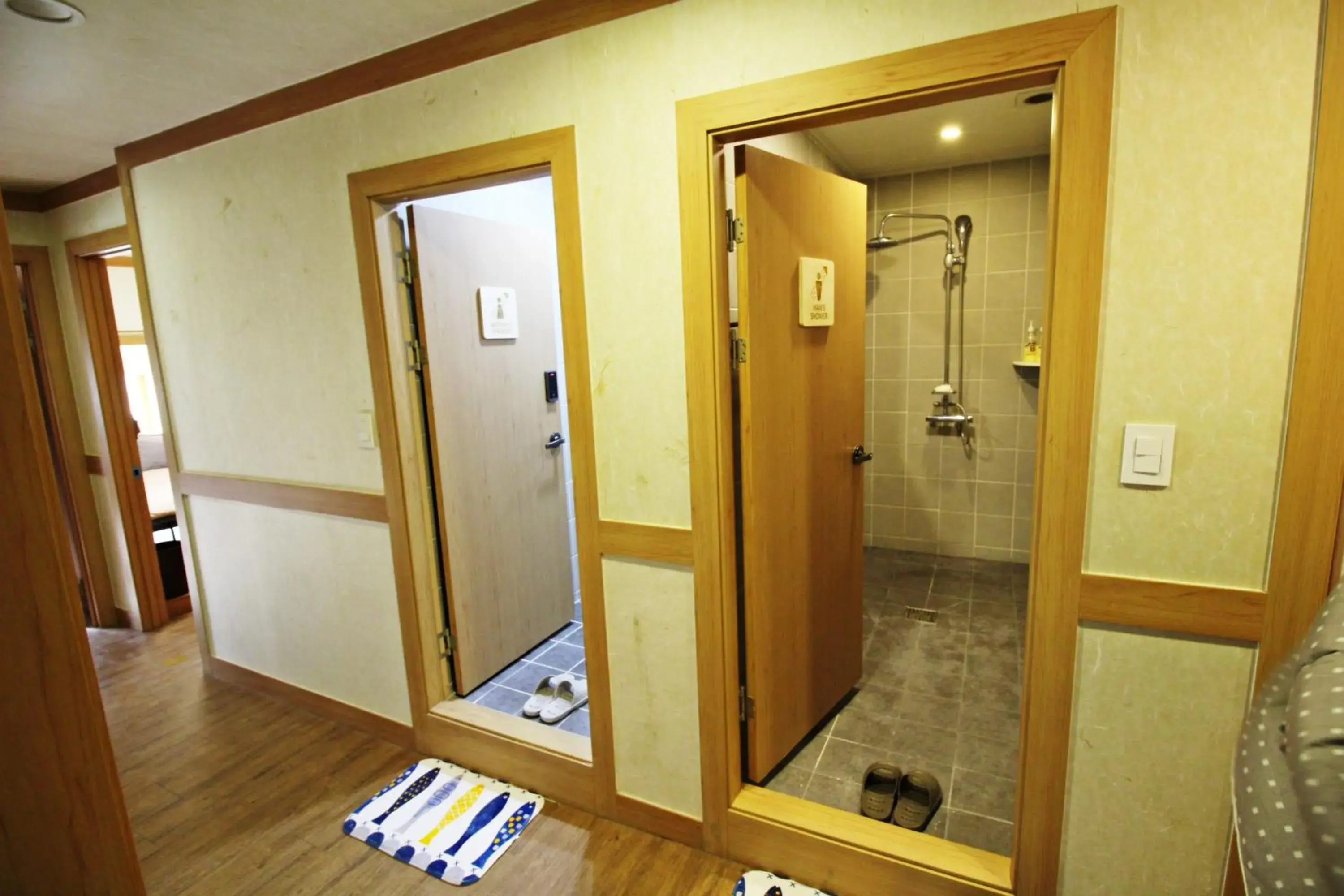 Shower, Bathroom in Cocoa Guesthouse