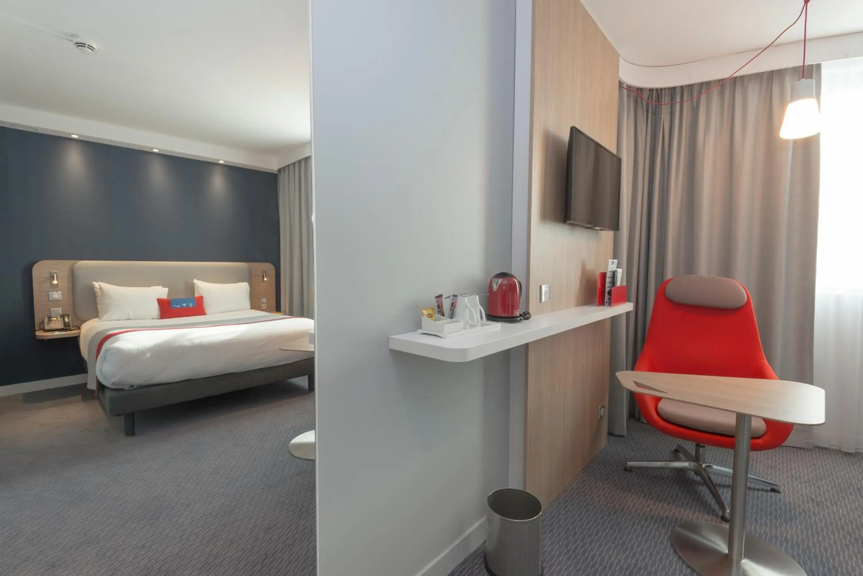 Bed in Holiday Inn Express Paris - Velizy