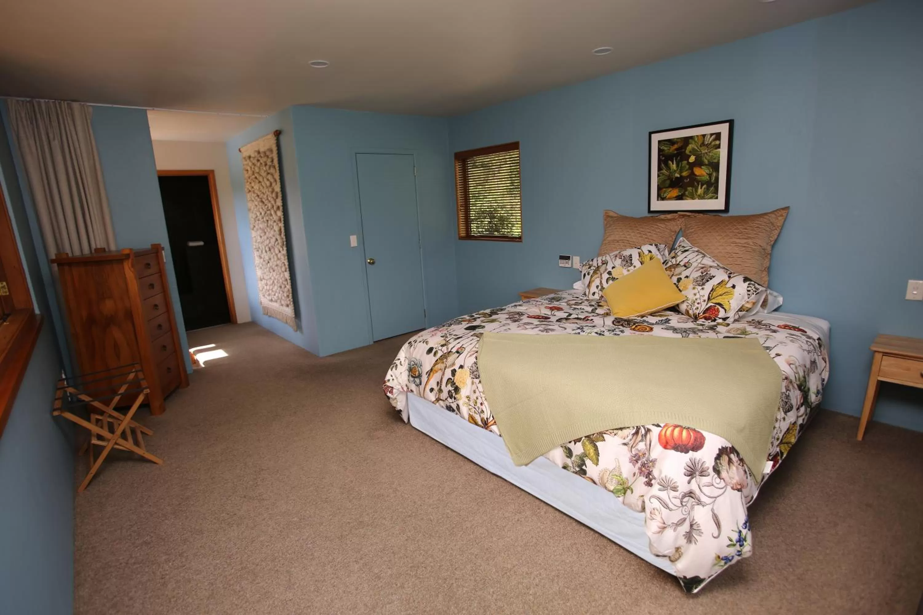 Bedroom, Bed in On The River