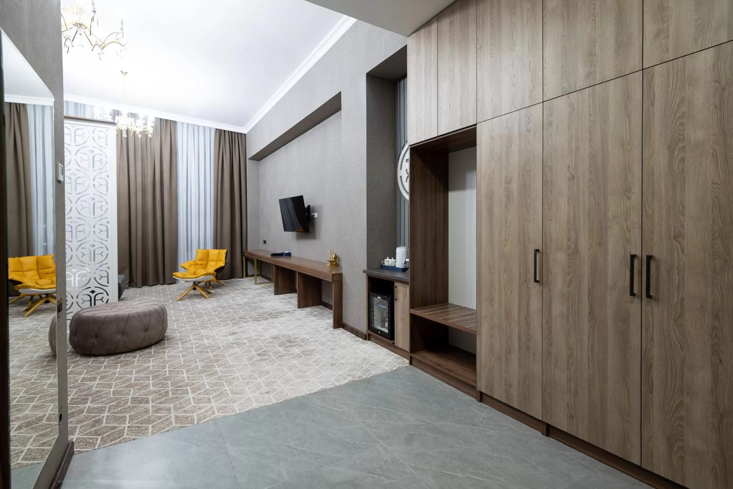 Photo of the whole room in Tauke Khan Plaza