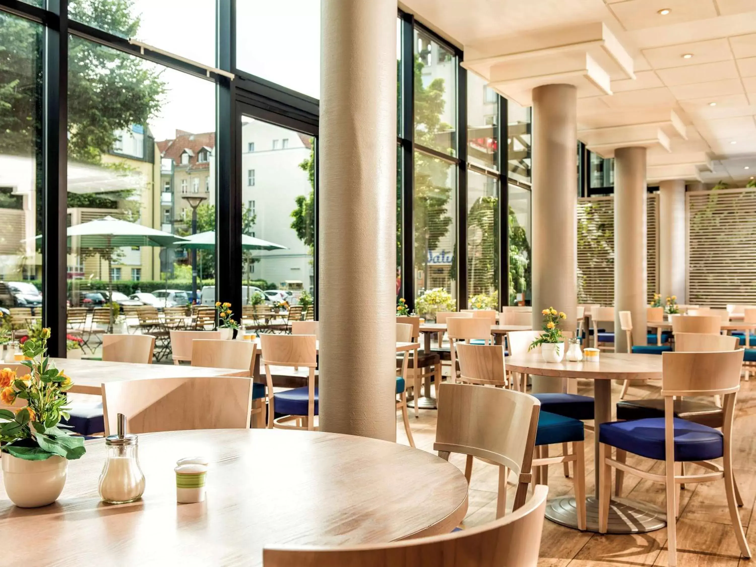 Restaurant/places to eat in ibis Berlin City Nord Restaurant/places to eat in ibis Berlin City Nord