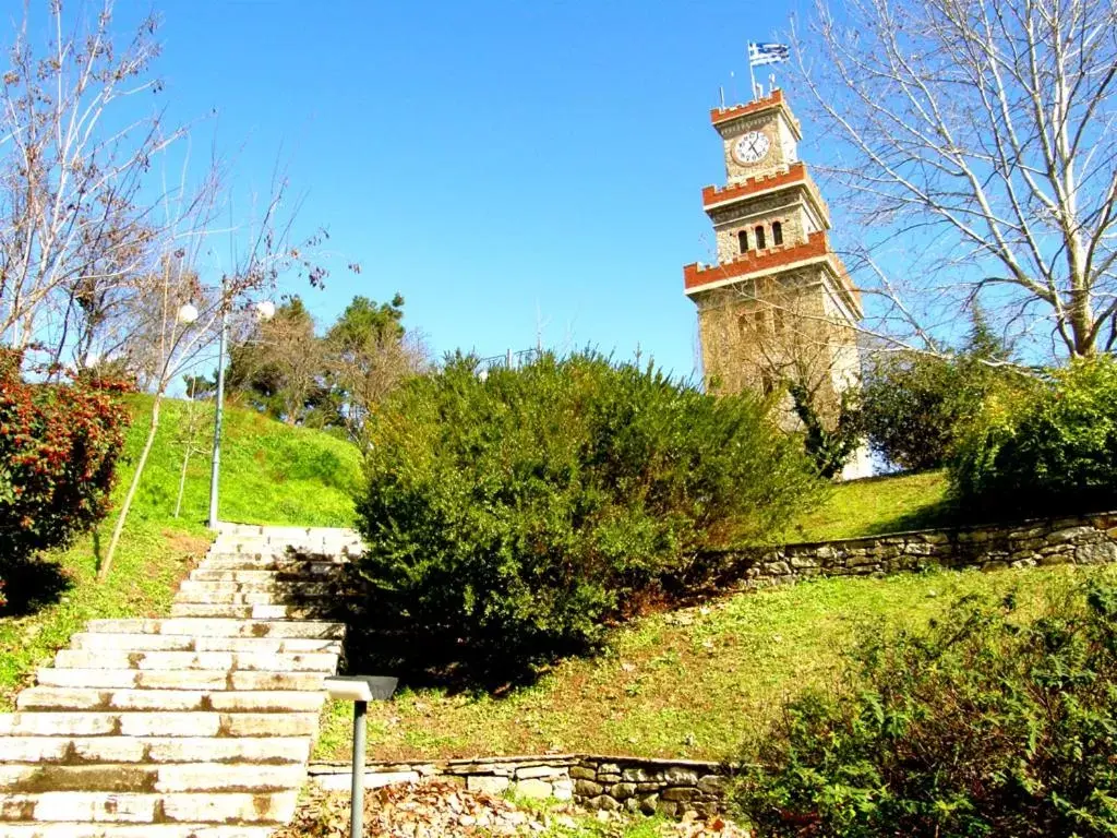 Property Building in Nomads Meteora