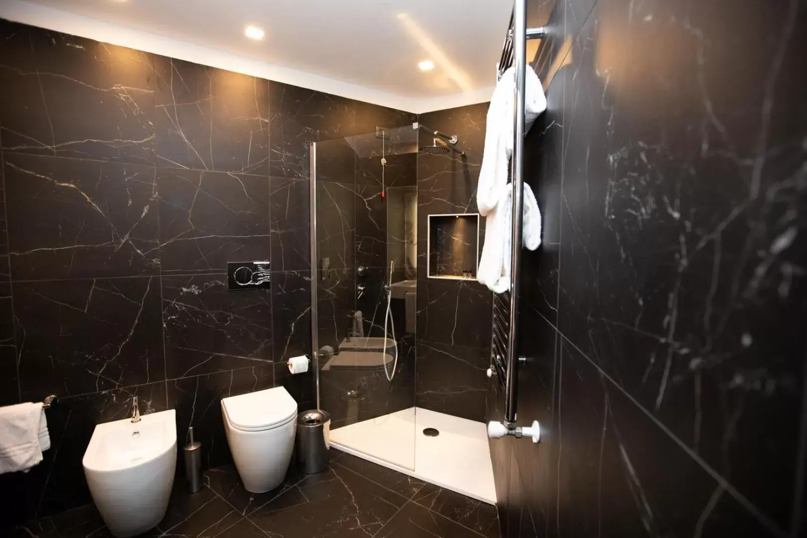 Shower, Bathroom in The Major Hotel