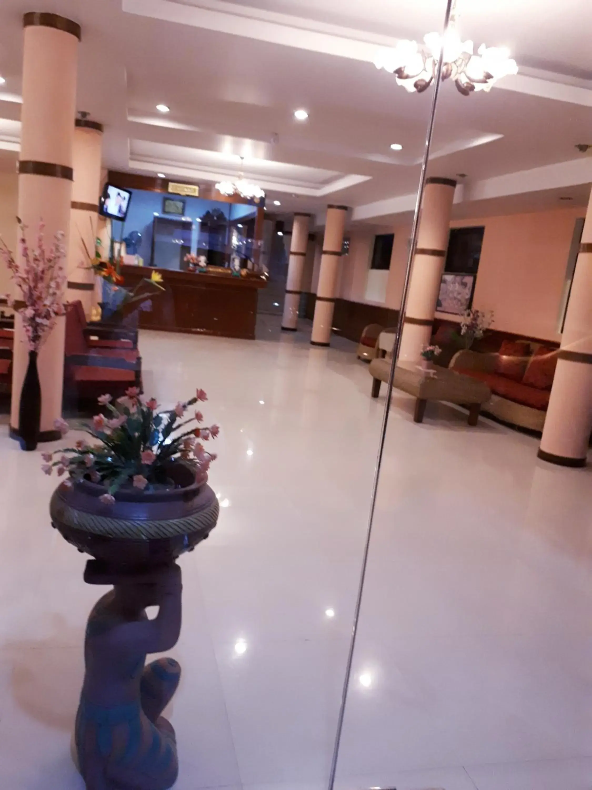 Lobby/Reception in Nathon Residence Hotel