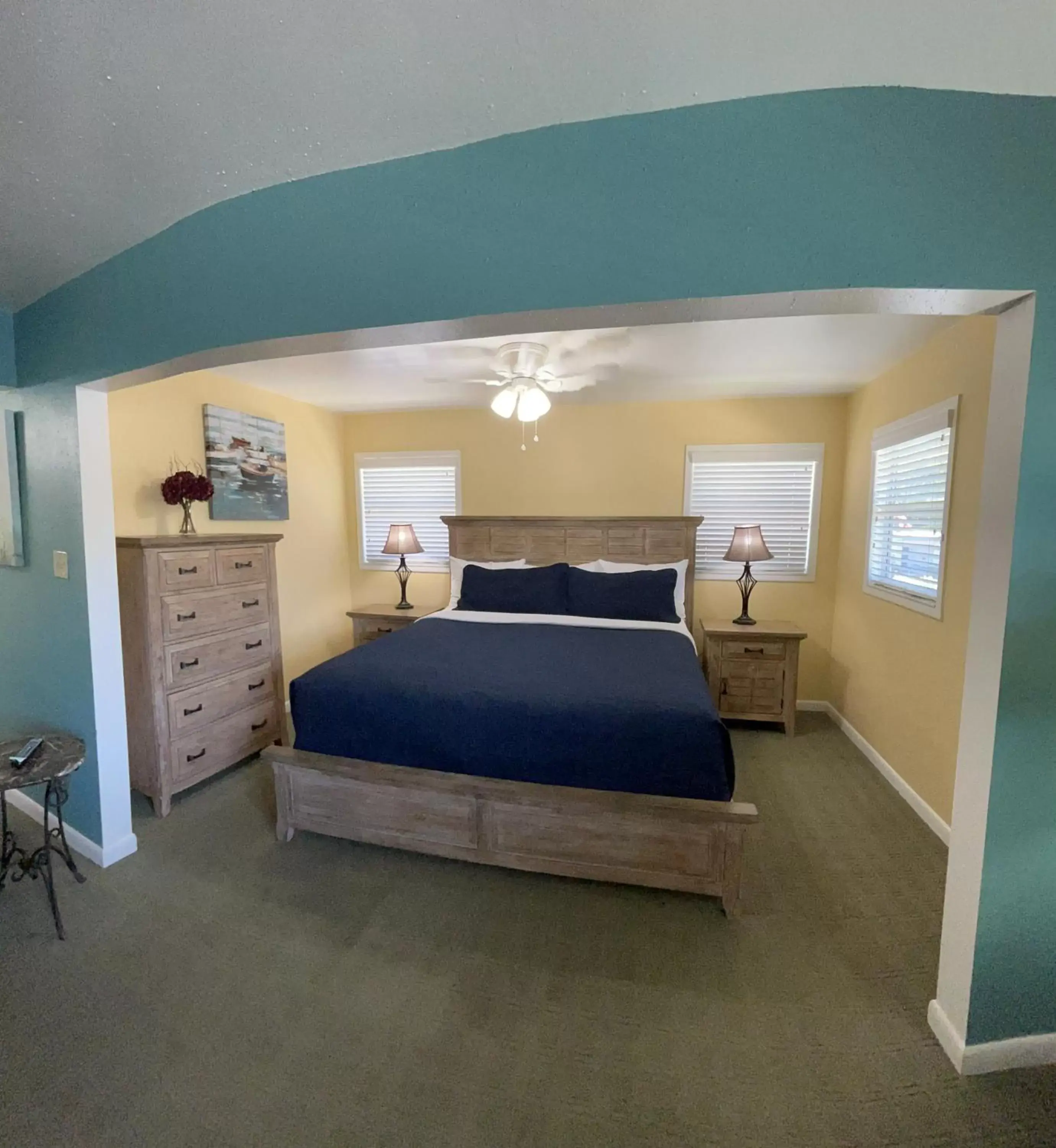 Bed in Hontoon Landing Resort & Marina