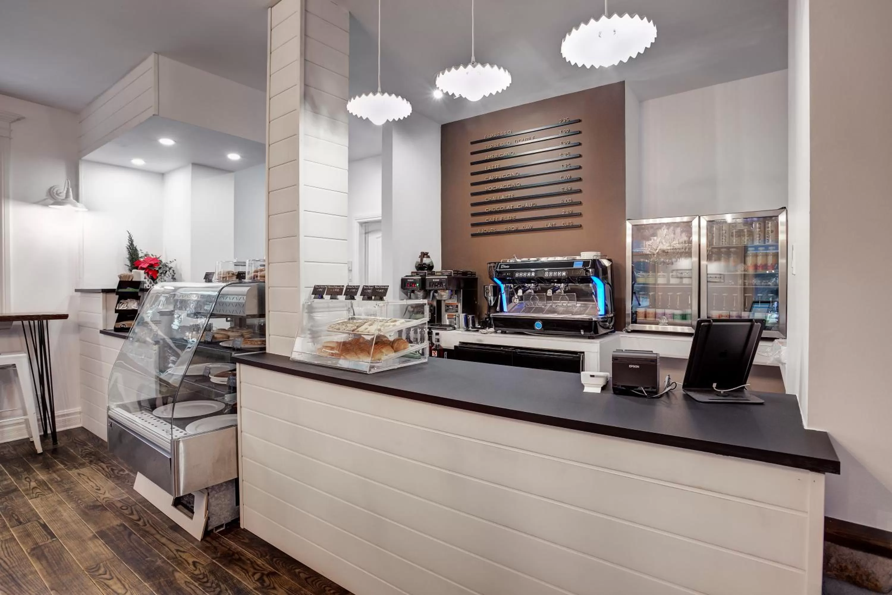 Le 900 Tremblant Inn Café and Bistro